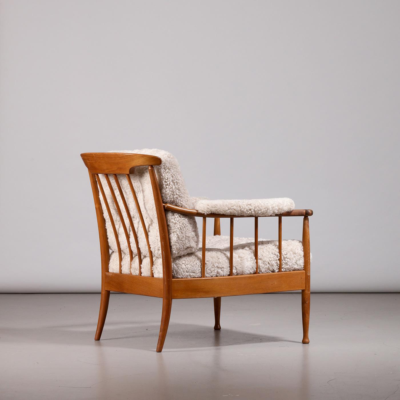 Kerstin Hörlin-Homquist Sillón 'Skrindan' de piel de oveja clara, años 60 Sueco en venta