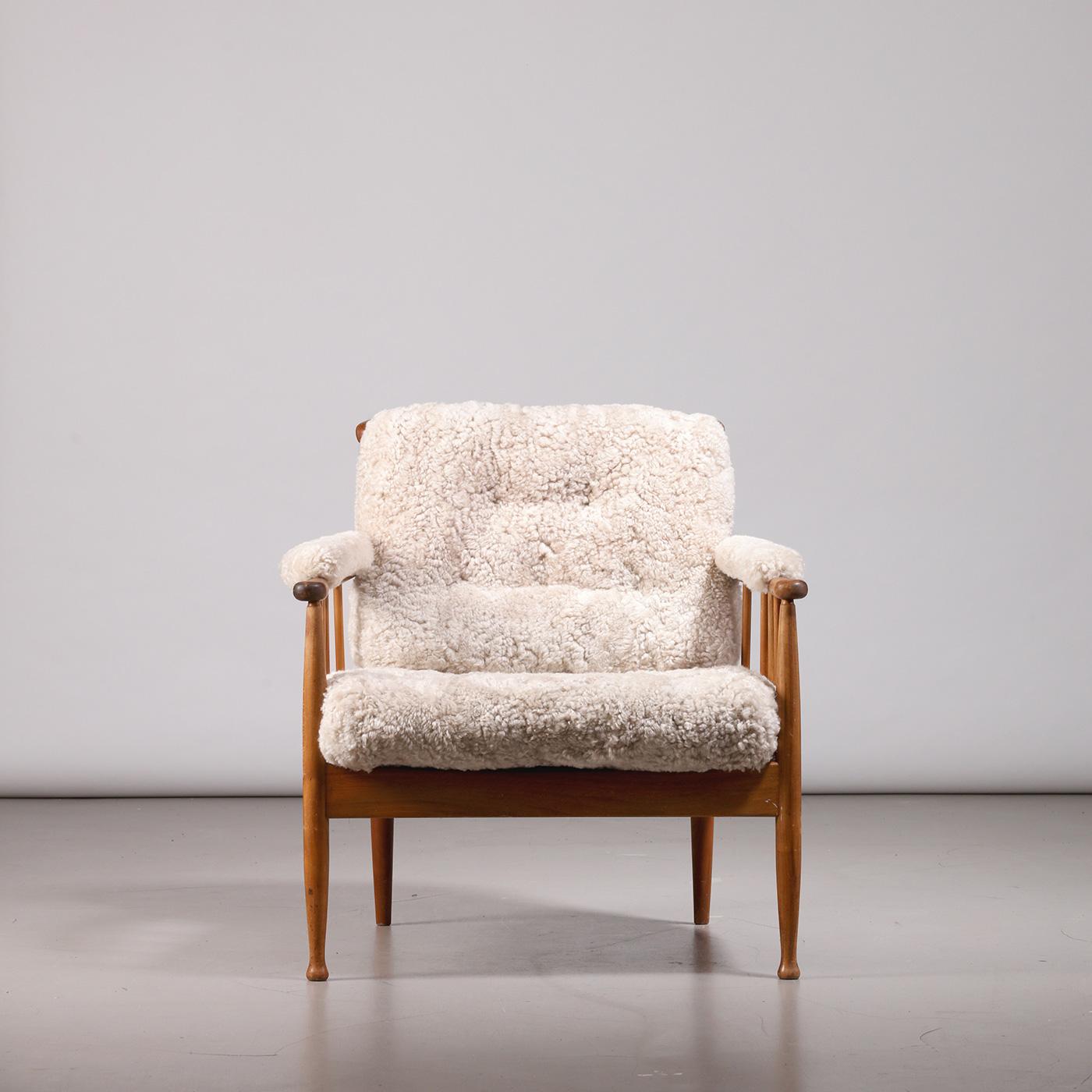 Kerstin Hörlin-Homquist Sillón 'Skrindan' de piel de oveja clara, años 60 en Bueno estado para la venta en Prague, New Town