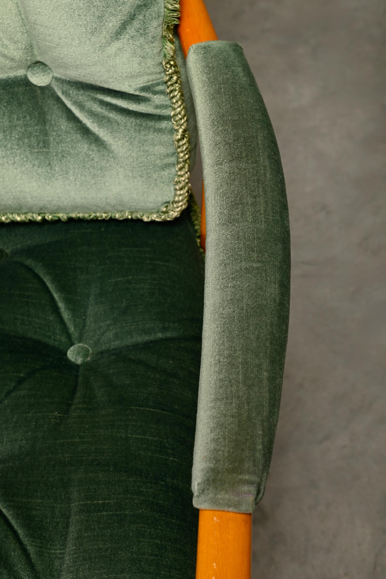 Kerstin Hörlin-Homquist Skrindan Armchairs in Beech and Green Velvet, Sweden For Sale 5
