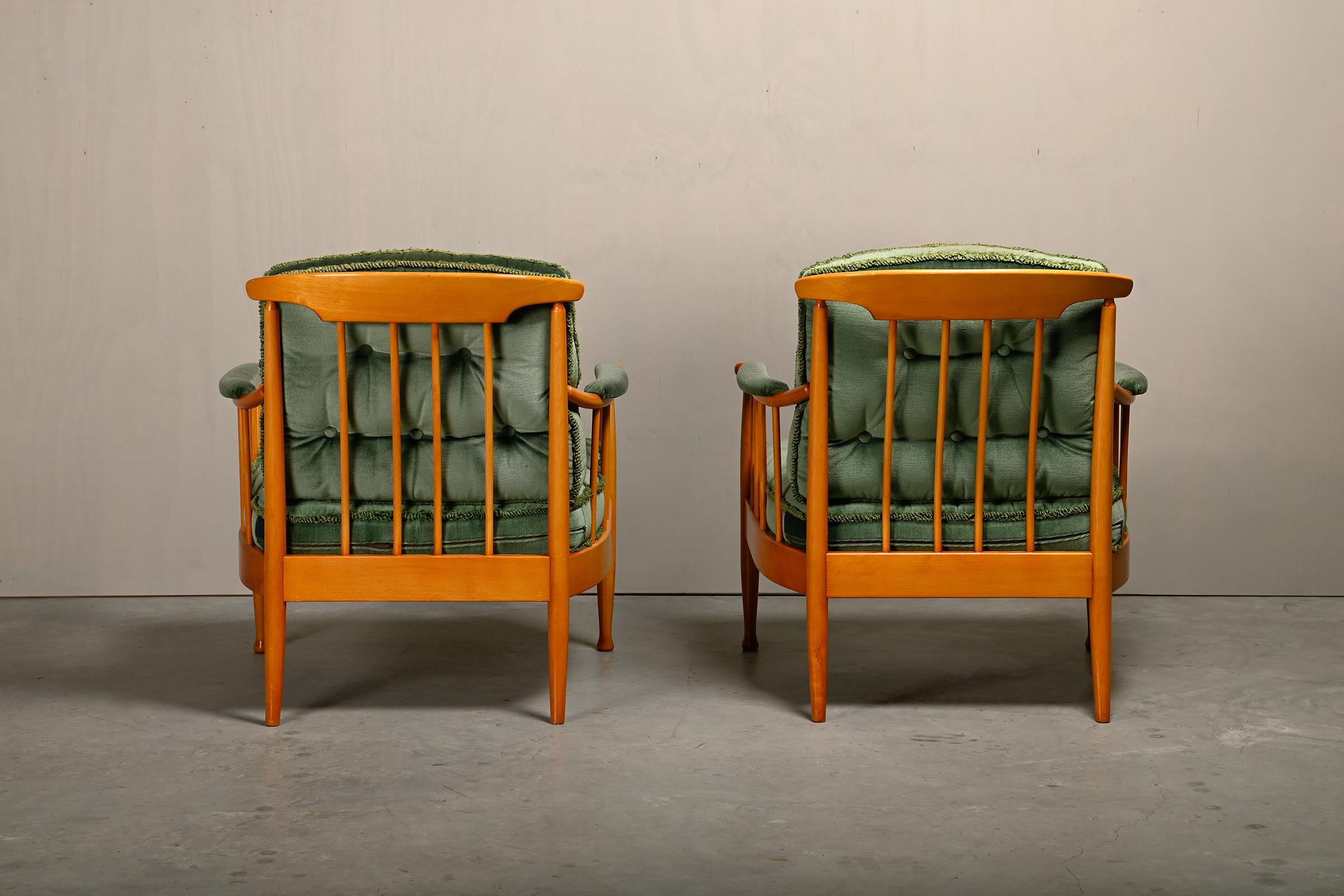 Kerstin Hörlin-Homquist Skrindan Armchairs in Beech and Green Velvet, Sweden In Good Condition For Sale In Amsterdam, NL
