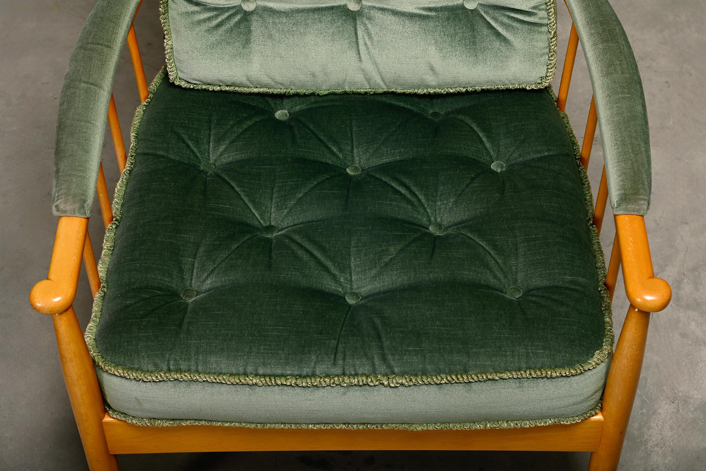 Kerstin Hörlin-Homquist Skrindan Armchairs in Beech and Green Velvet, Sweden For Sale 2