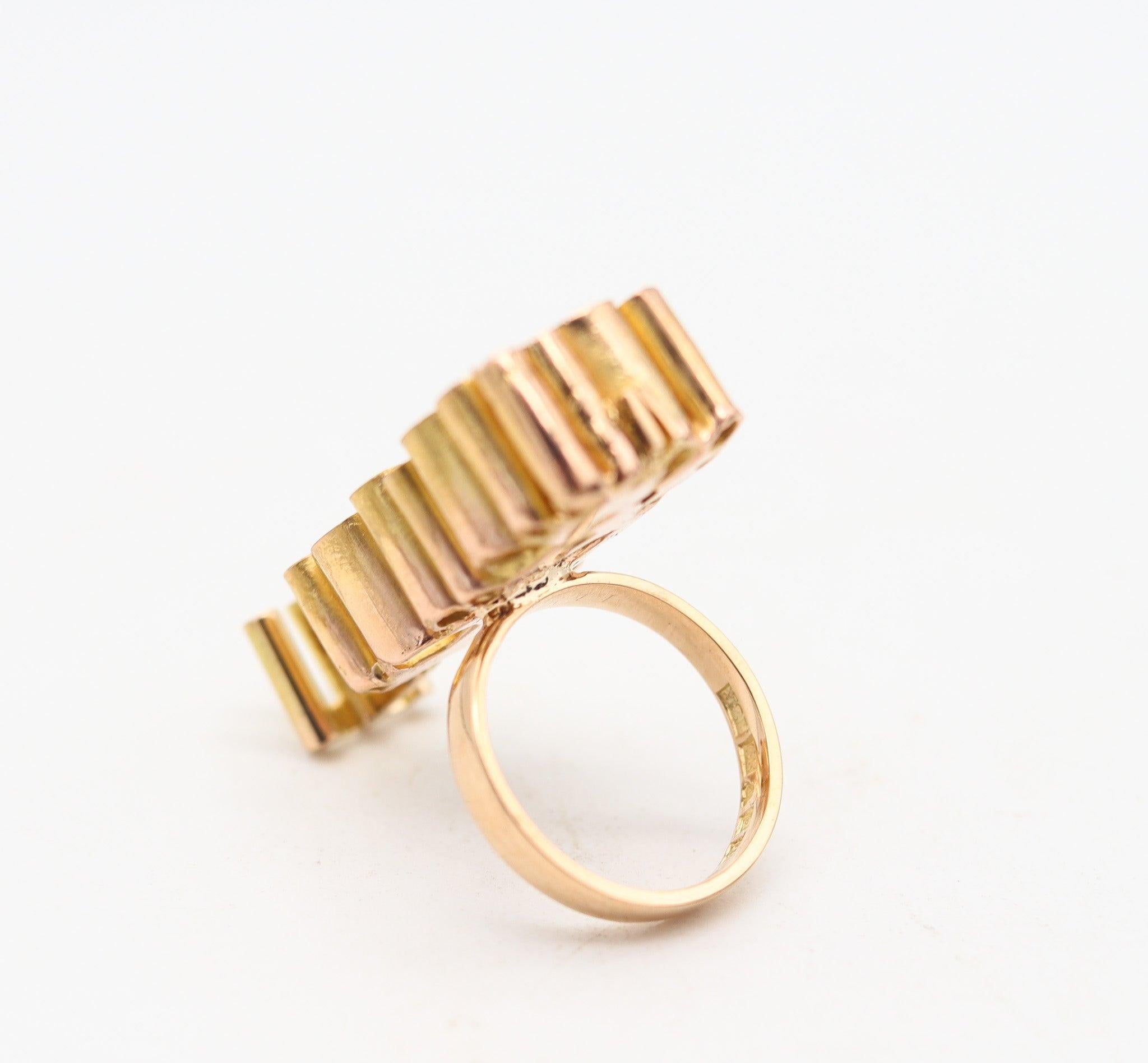 KERSTIN ÖHLIN LEJONKLOU 1968 Sweden Geometric Ring In 18Kt Yellow Gold In Excellent Condition For Sale In Miami, FL