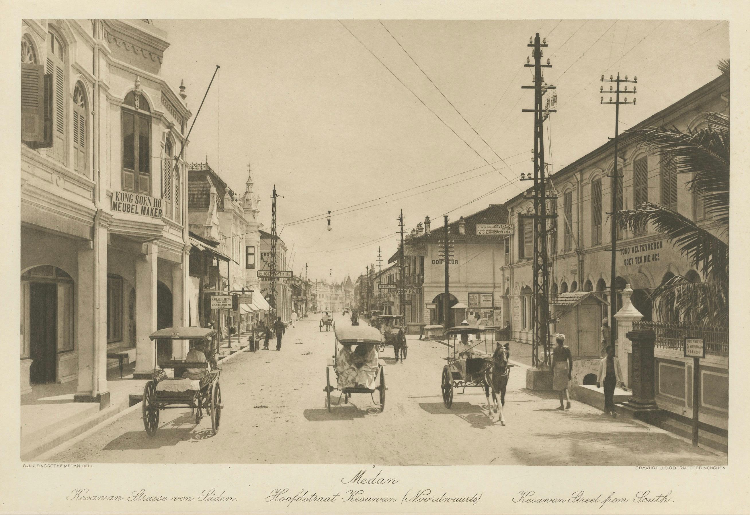 Rue Kesawan, Medan - Rare photographie datant de 1910 par C.J. Kleingrothe, Indonésie en vente 3