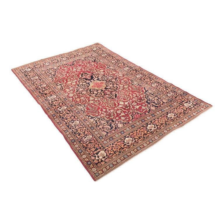 Hand-Knotted Keshan Wool Antique Rug, Flowers Classic Design. 1.40 x 2.10 m. For Sale