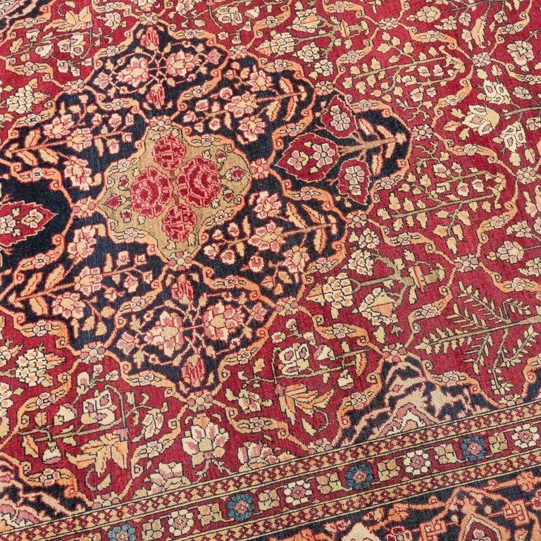 19th Century Keshan Wool Antique Rug, Flowers Classic Design. 1.40 x 2.10 m. For Sale