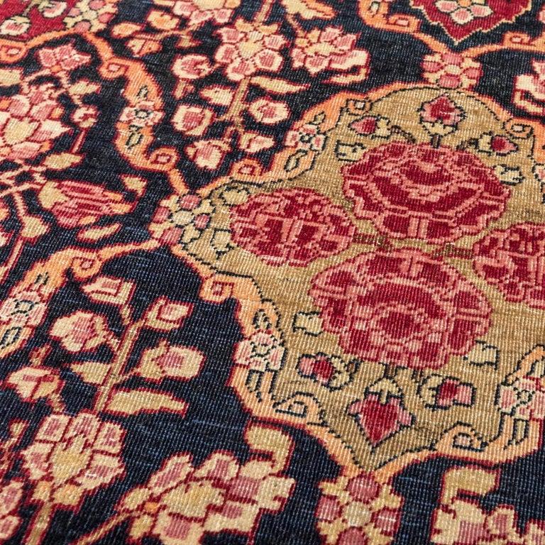 Keshan Wool Antique Rug, Flowers Classic Design. 1.40 x 2.10 m. For Sale 3