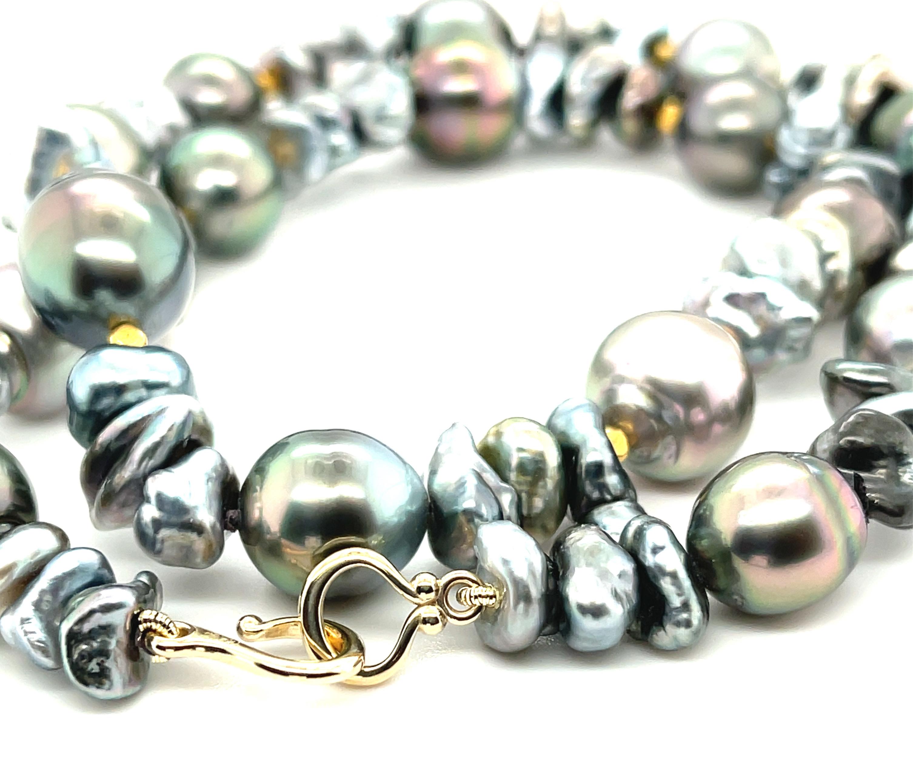 Keshi and Baroque Black Pearl Necklace with 18k Yellow Gold Accents In New Condition For Sale In Los Angeles, CA