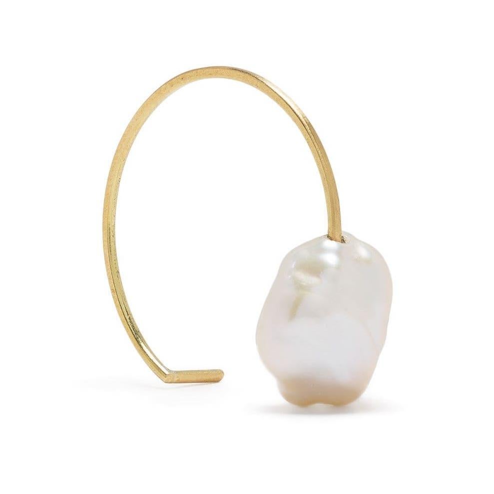 Making Marks Collection is a playful collection of light and refined jewellery. The simplicity of pure lines and curves creates functional jewels to match the contemporary​ styling need. 
Each piece is individually hand made in our in-house studio.