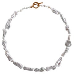 Keshi pearl necklace with toggle