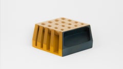 Kesito desk organizer · Blue, mustard and wood