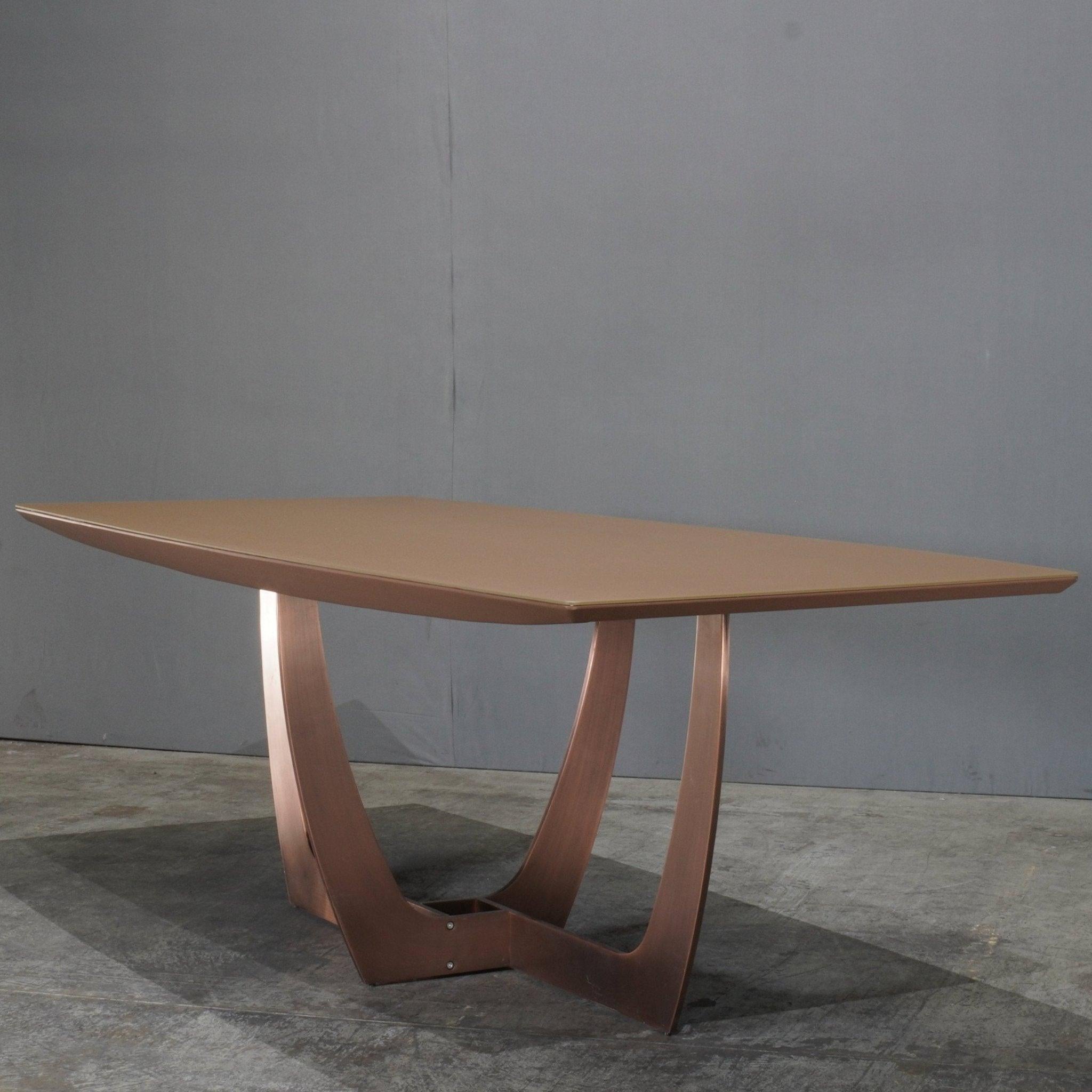 XXIe siècle et contemporain Table de salle à manger Kesterport en vente