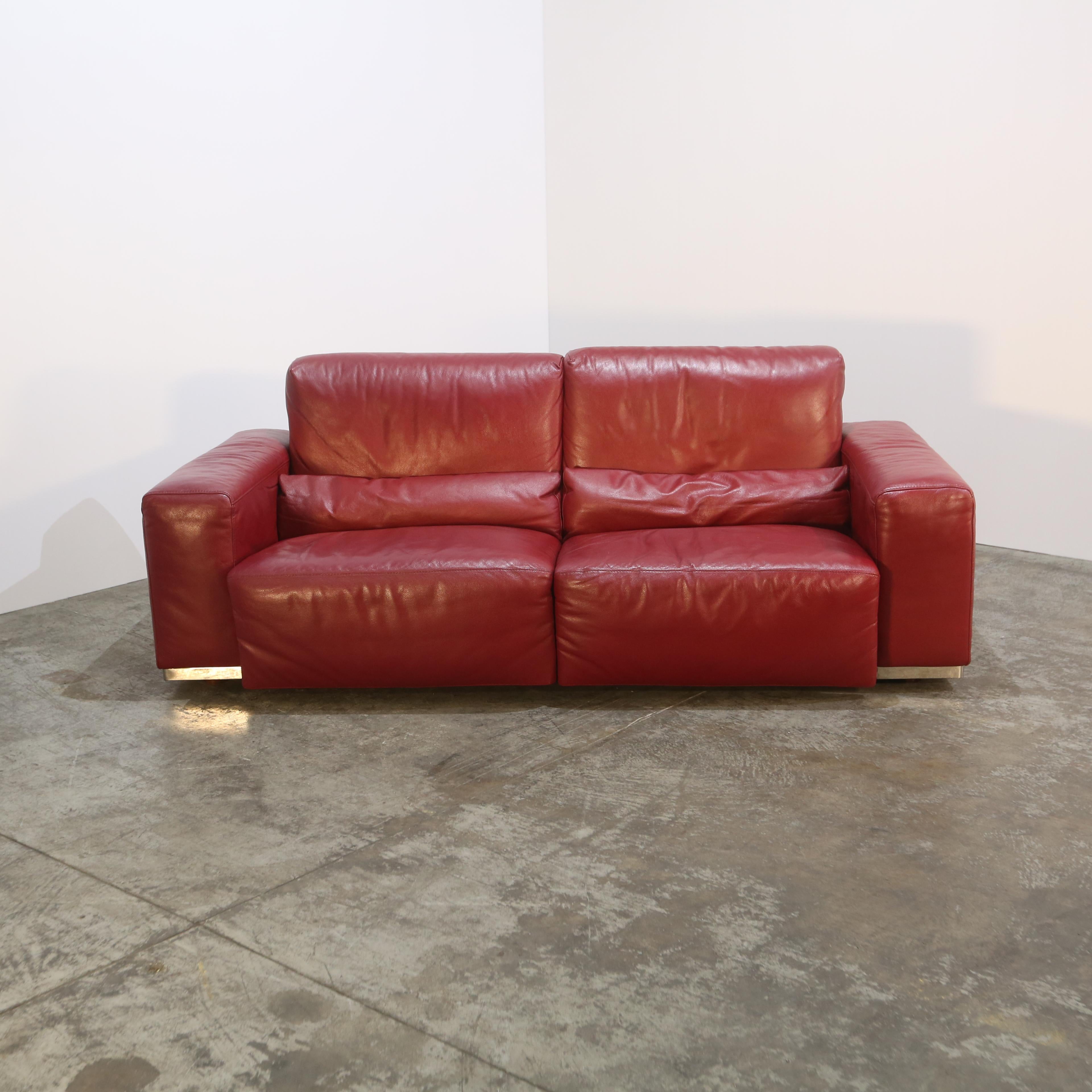 Kesterport Zweisitzer-Sofa aus rotem Leder im Angebot 4