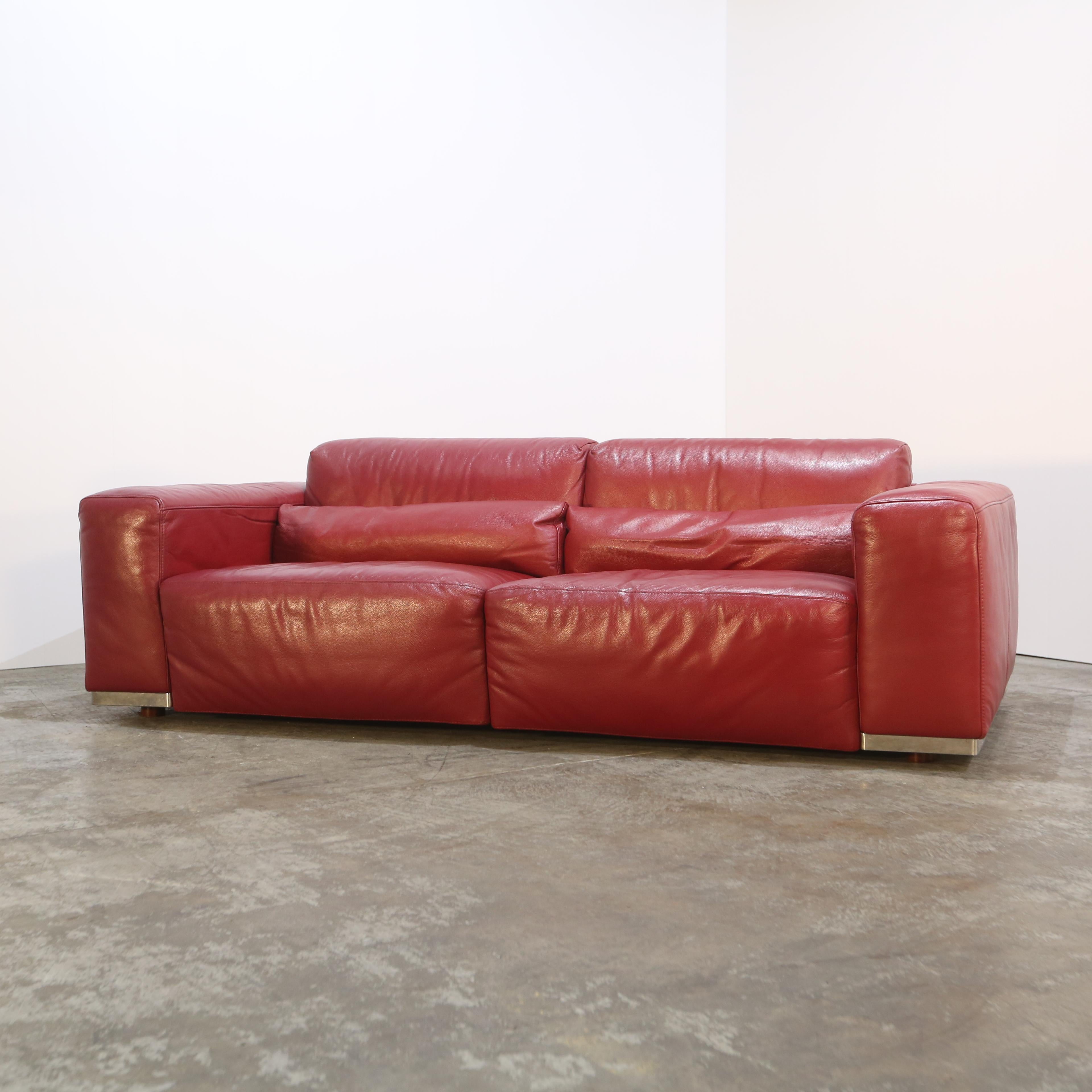Kesterport Zweisitzer-Sofa aus rotem Leder im Zustand „Gut“ im Angebot in Basildon, London