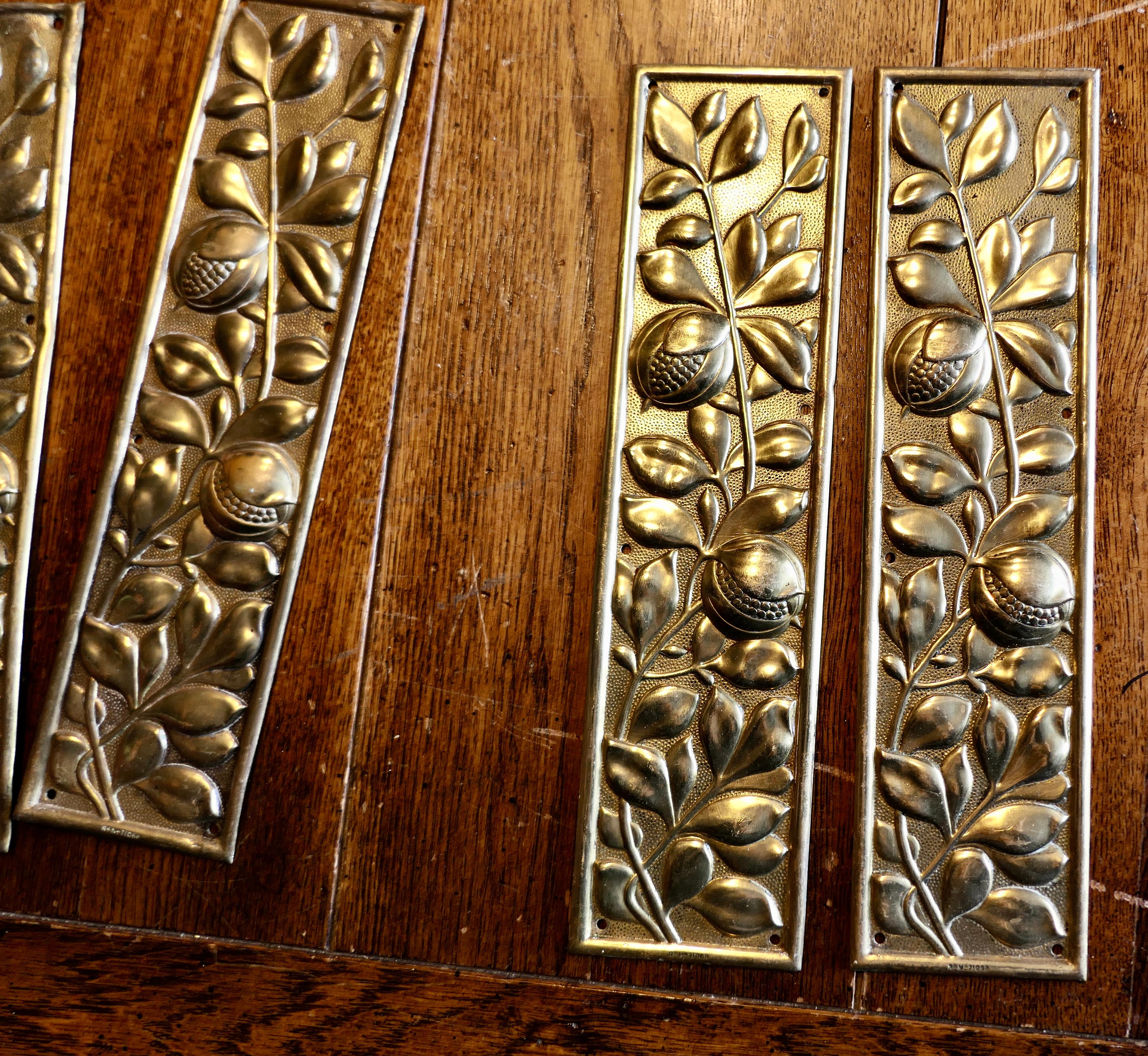 Keswick School Arts and Crafts Brass Door Finger Plates, Door-furniture     In Good Condition In Chillerton, Isle of Wight