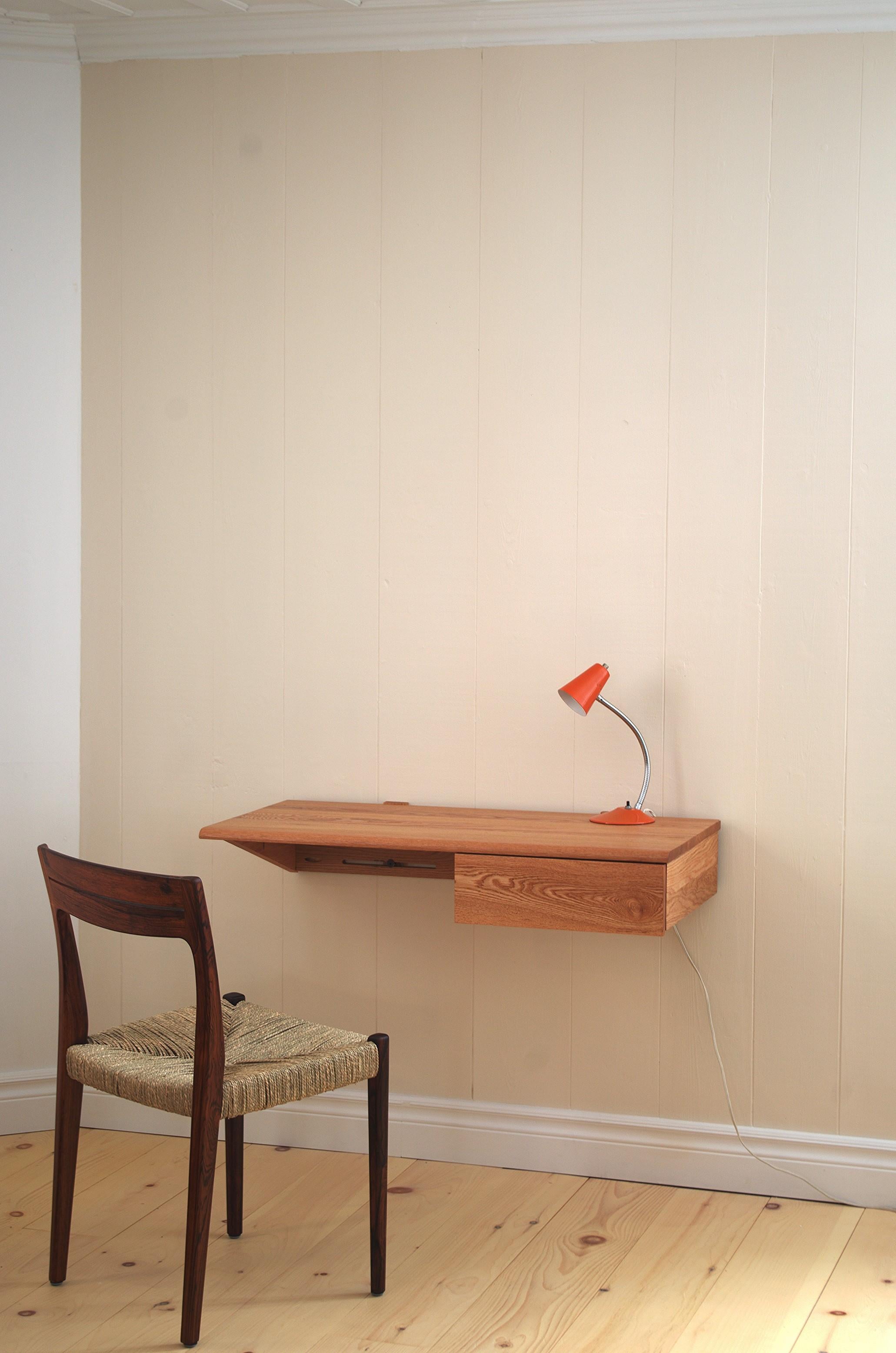 KETCH Floating desk 36