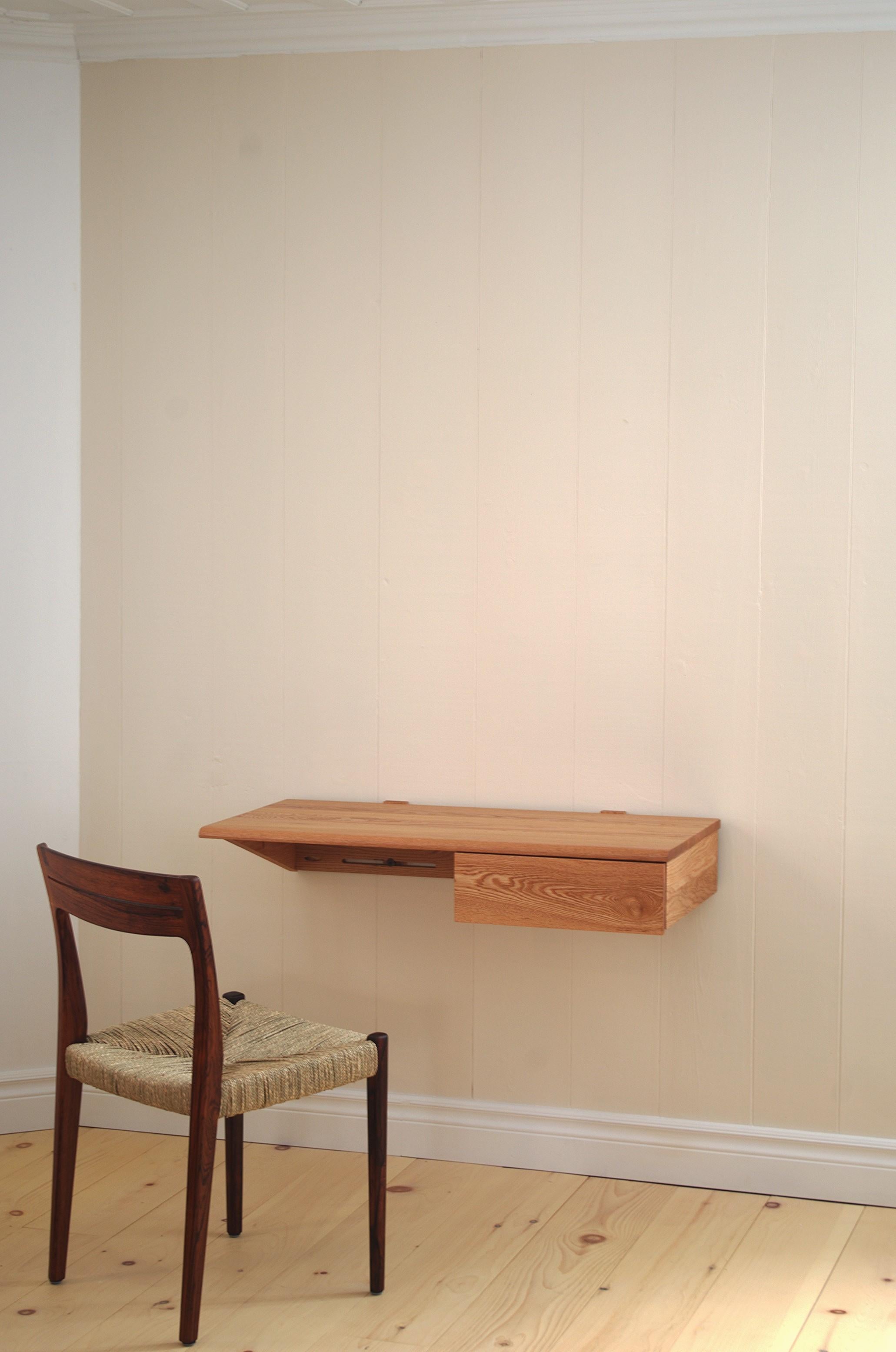 Contemporary KETCH Floating desk 36