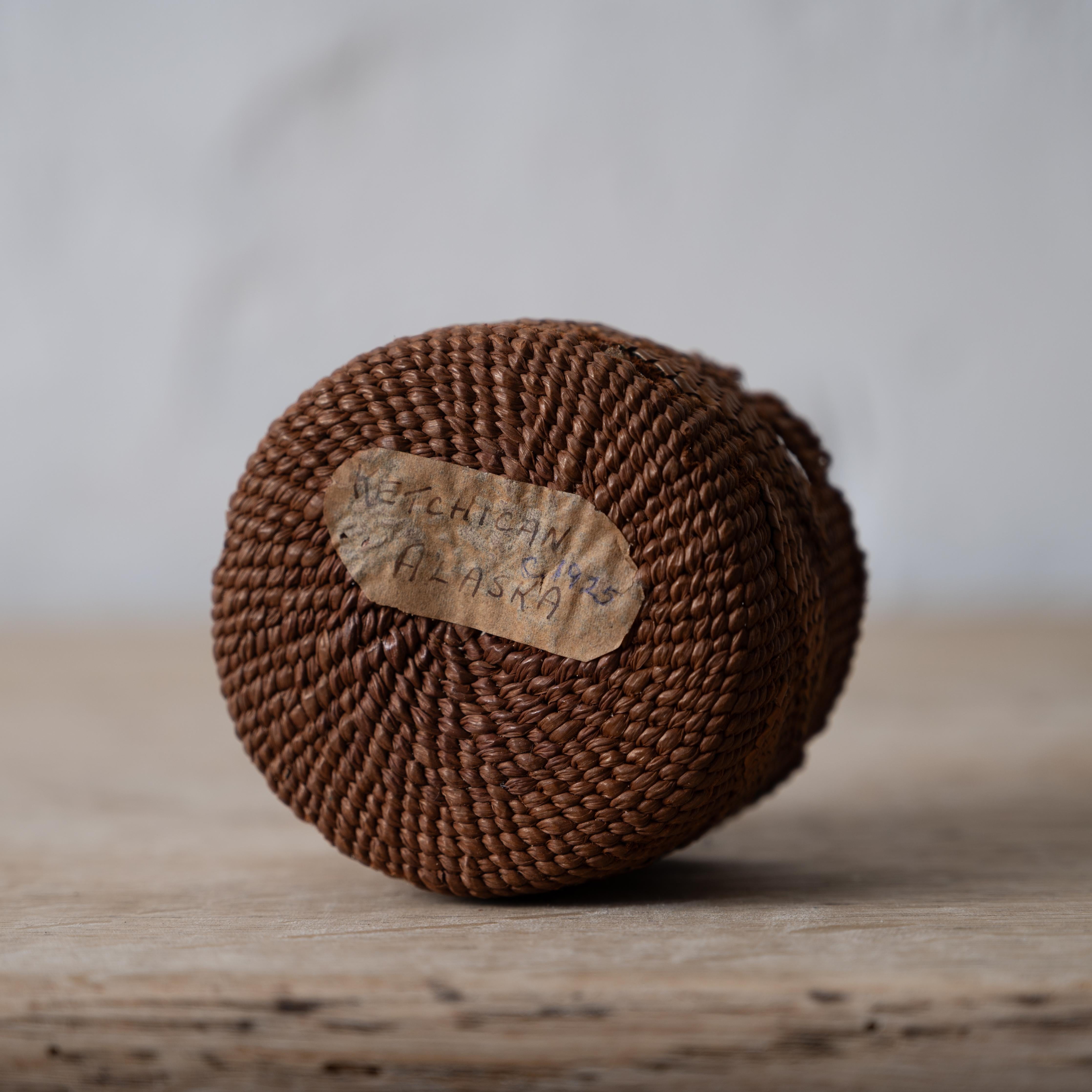 Cesta de Ketchikan, c.1925 Fibra natural en venta
