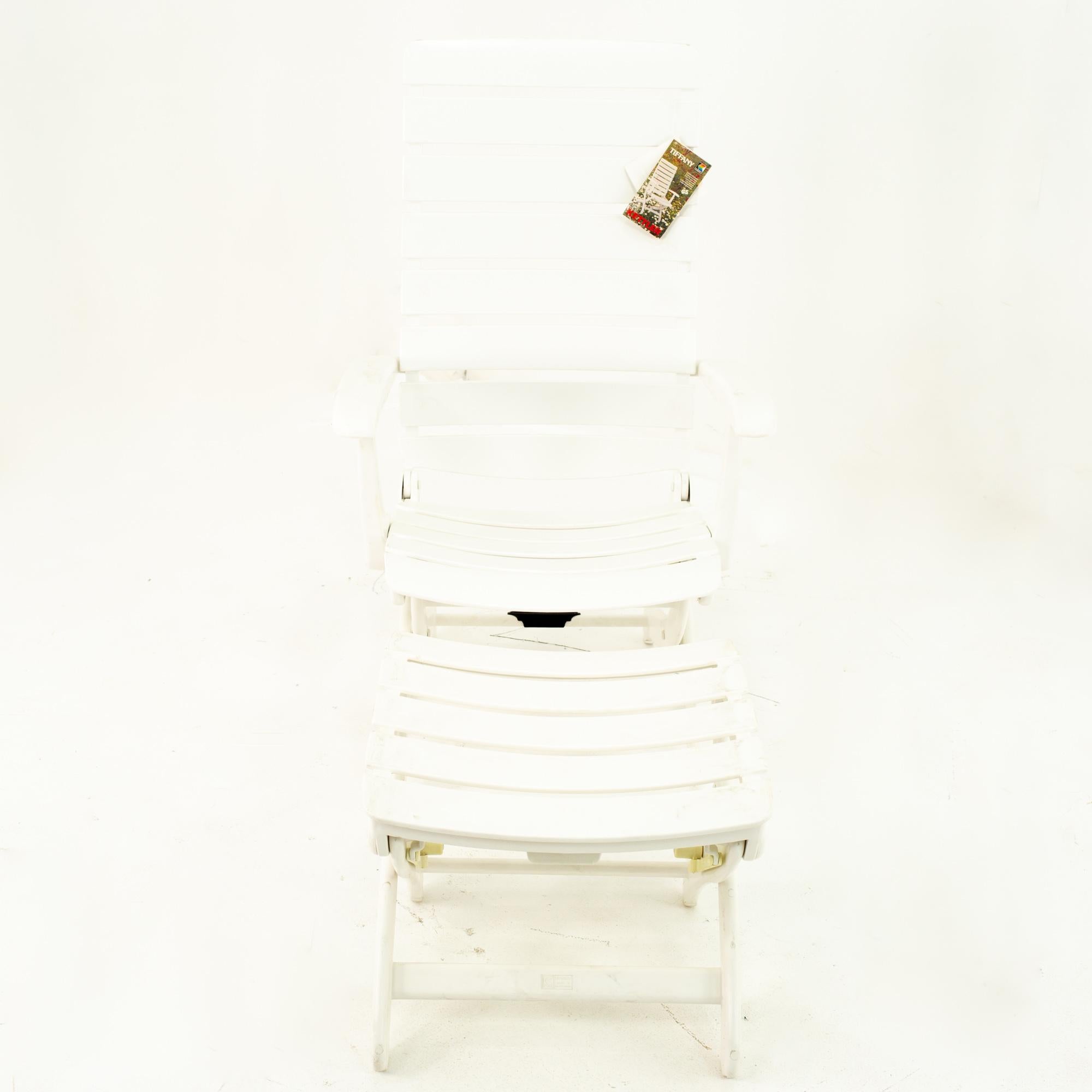 plastic tanning chairs