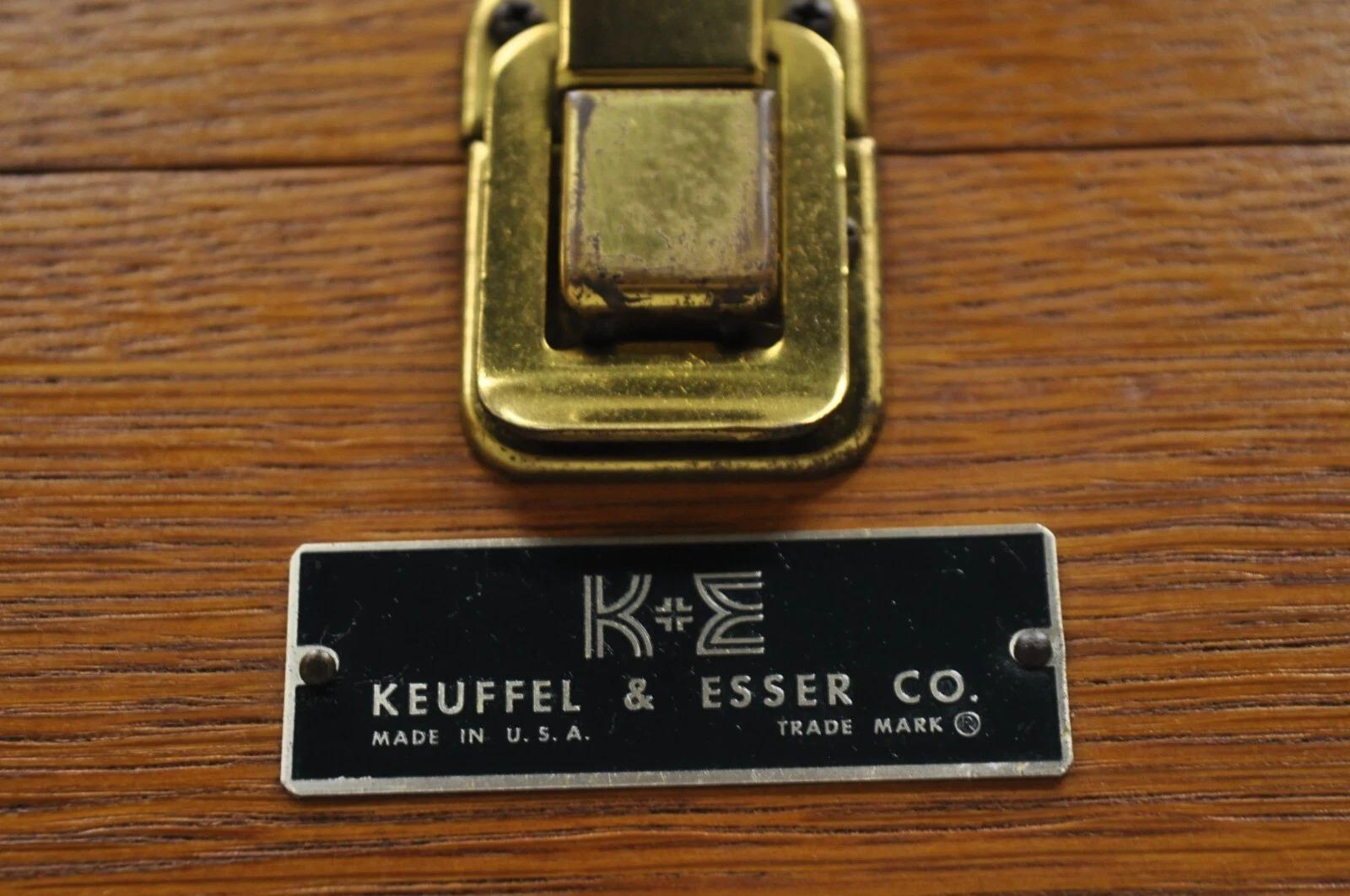 Trípode de Tránsito Keuffel and Esser Co Survey con Bastón Funda y Accesorios en venta 7