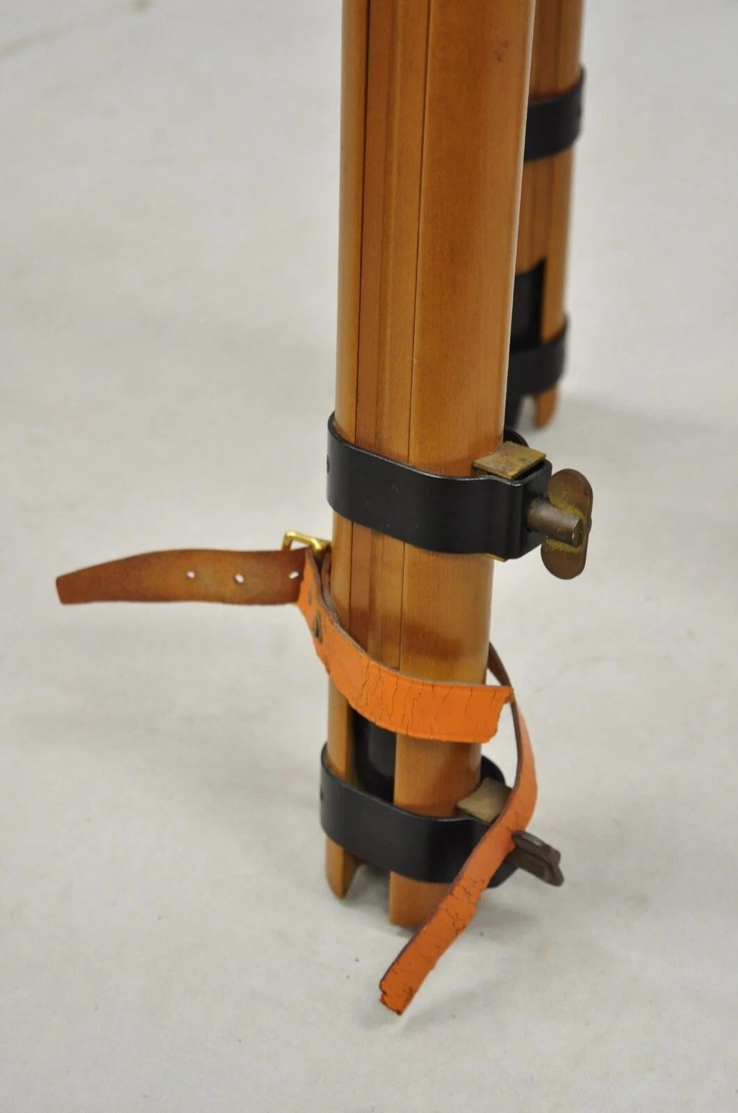 Trípode de Tránsito Keuffel and Esser Co Survey con Bastón Funda y Accesorios en venta 2