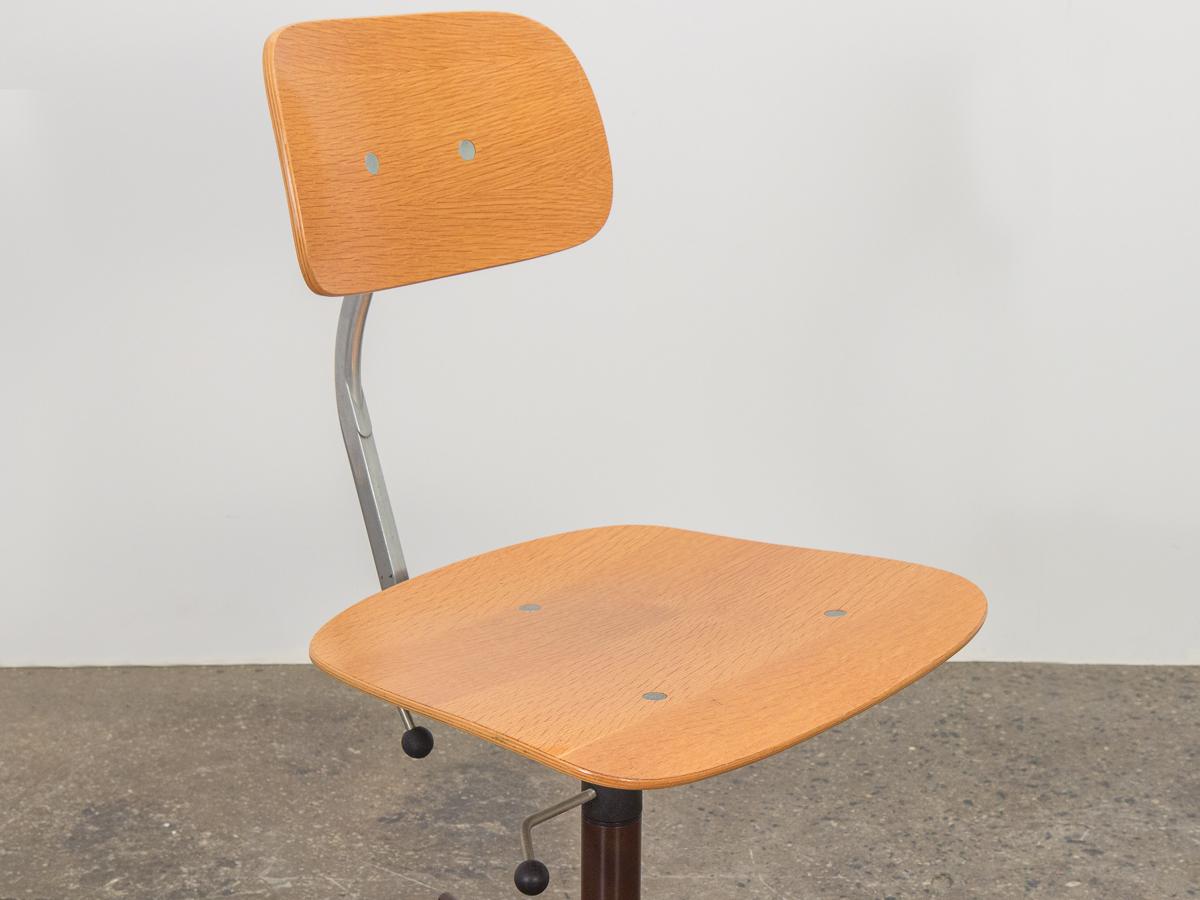 Kevi Swivel Desk Chair In Good Condition In Brooklyn, NY