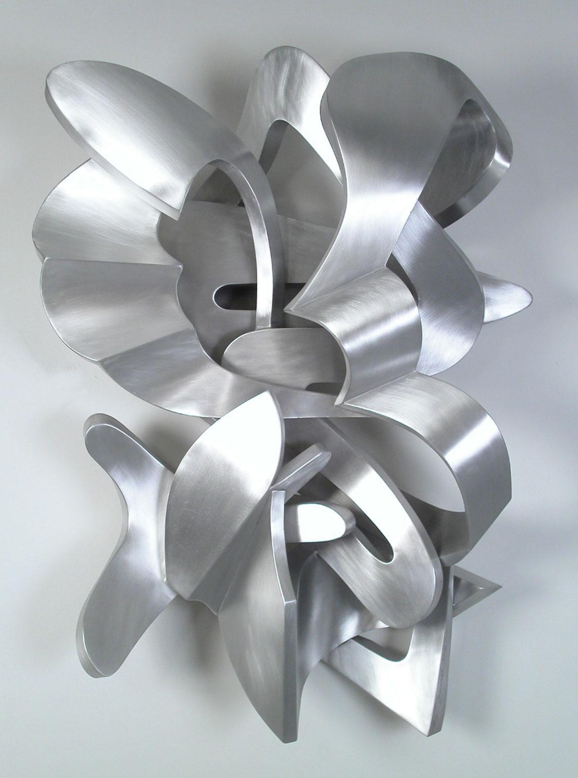 Kevin Barrett Abstract Sculpture – Zeitgenössische abstrakte Metall-Wandrelief-Skulptur „Fernande“ in Silber