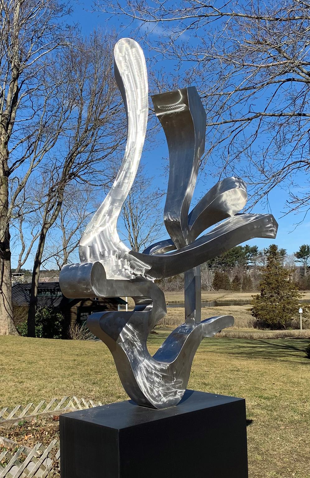 Sculpture unique en métal organique et abstrait « Guided Spirit » en acier - Gris Abstract Sculpture par Kevin Barrett