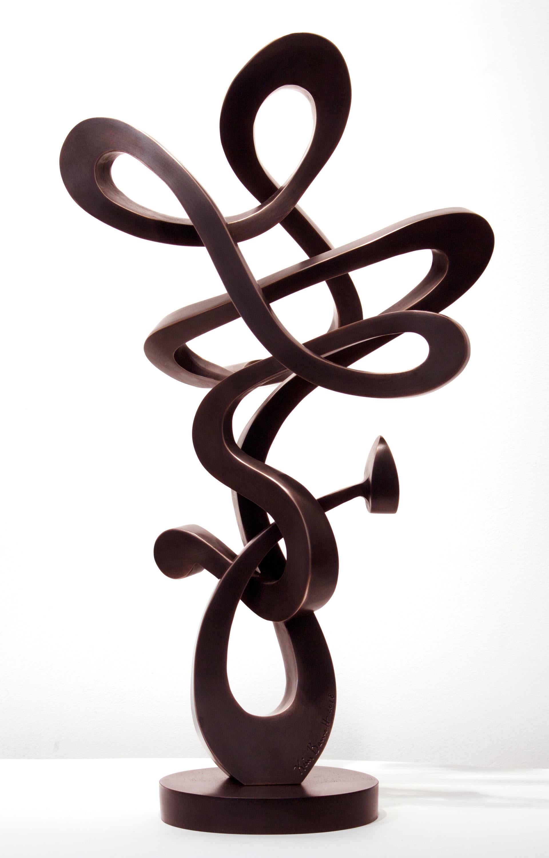 „“Revolve“, einzigartige abstrakte Skulptur aus Bronze, Metallskulptur für den Außenbereich (Abstrakt), Sculpture, von Kevin Barrett