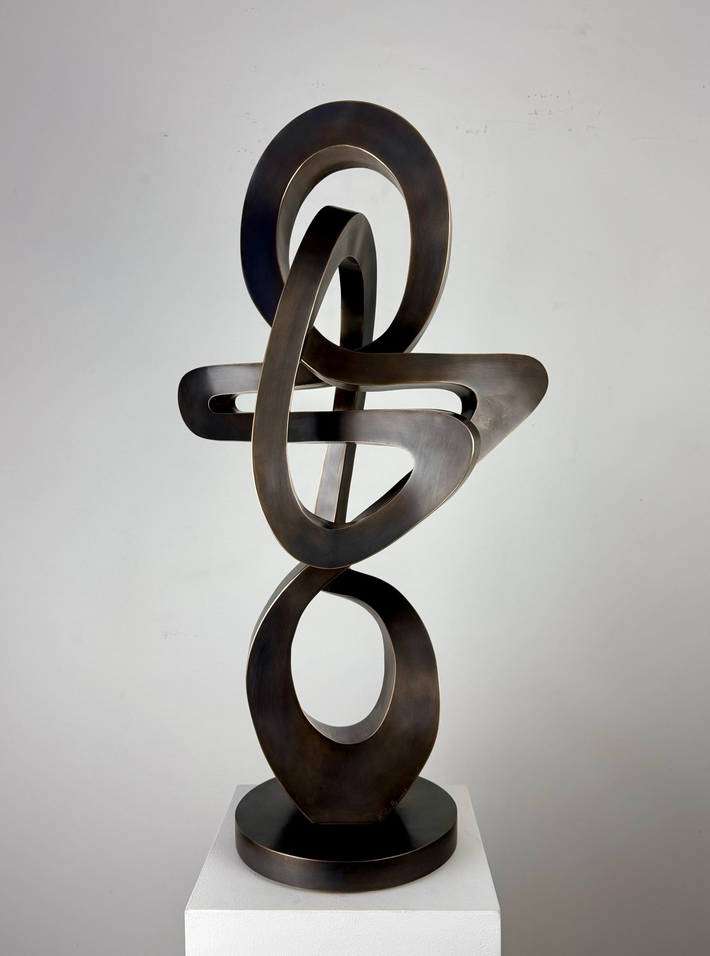 "Slinky" par Kevin Barrett
Sculpture en bronze pour l'intérieur et l'extérieur

Kevin Barrett est connu pour créer des sculptures et des reliefs muraux uniques, rythmiques et abstraits pour l'intérieur et l'extérieur.

Bronze Metal, Indoor, Outdoor,