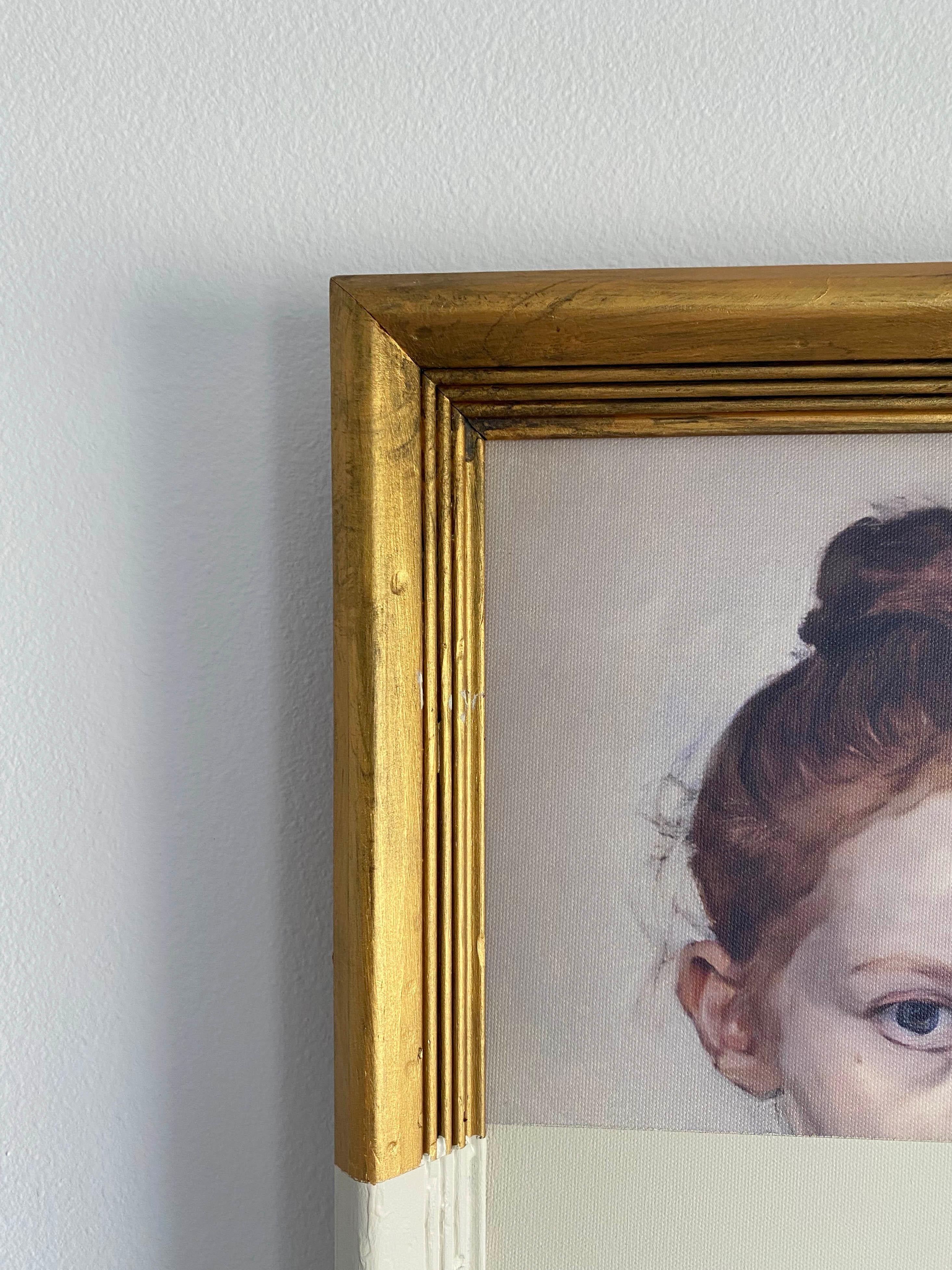Belle - Ritratto su tela 10x12 con cornice dorata vintage. - Il mio lavoro si ispira alla bellezza che trovo nell'ordinario e nell'imperfetto; racconta una breve storia e lascia lo spettatore con un senso di meraviglia. Questo pezzo è stato ispirato