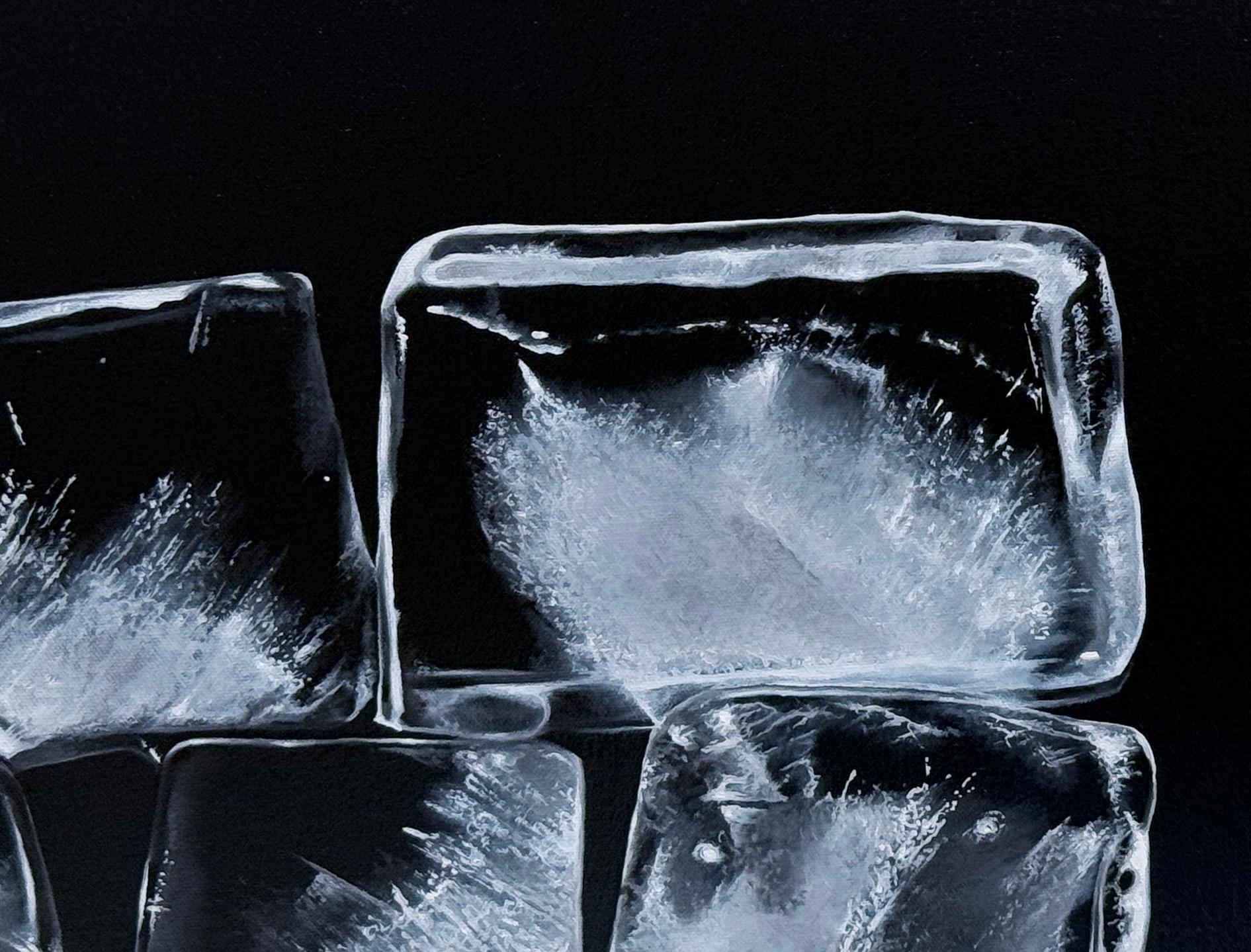 Through ephemeral constructions of ice cubes and origami paper boxes, Kevin Palme (b. 1976, Morristown, NJ) seeks to convey the transitory nature of life. 

As the artist explains, 