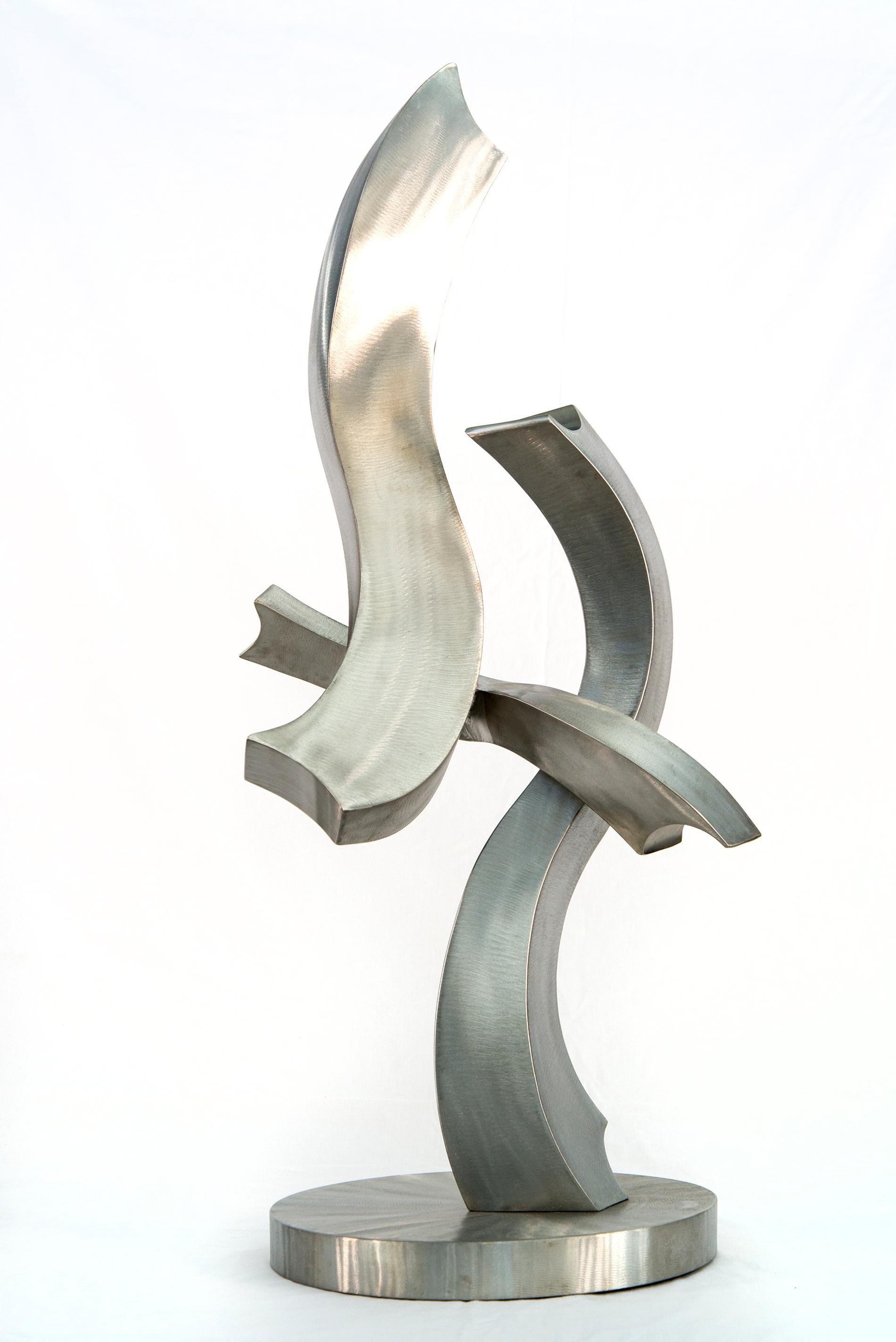 Abstract Sculpture Kevin Robb - Un coup de foudre d'éclat - sculpture contemporaine et abstraite en acier inoxydable forgé
