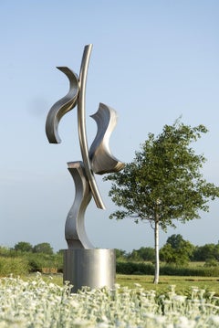 Climbing Ivy - scultura per esterni in acciaio inossidabile dalle grandi forme allungate e avvolgenti