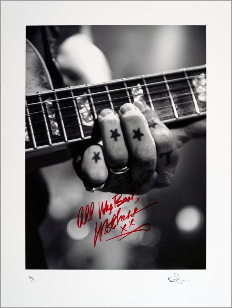 Black and White Photograph di Kevin Salk - Mike Ness