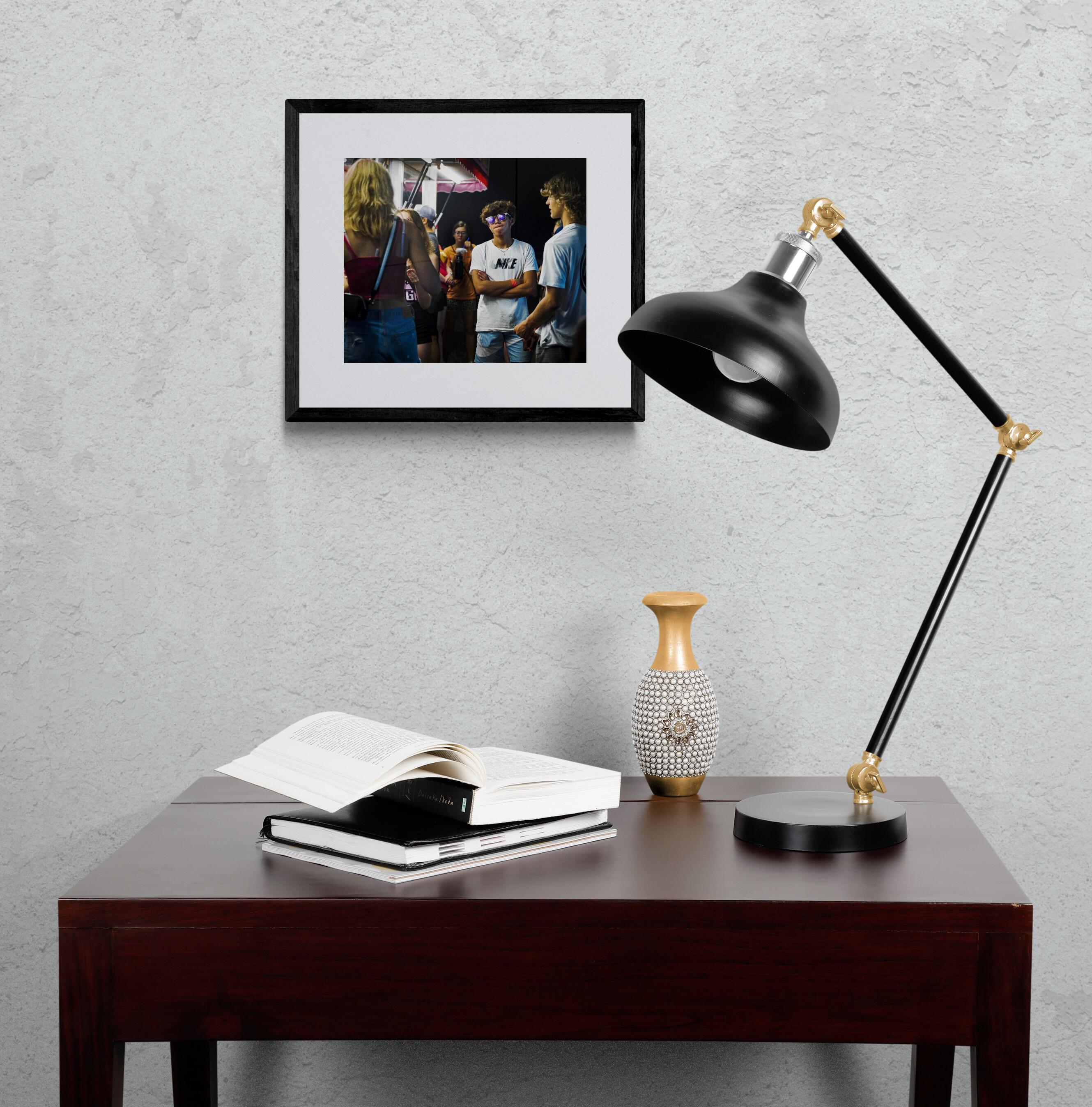 Strike Out (Americana, Medio Oeste, Divertida, Justa) - Photograph moderno estadounidense de Kevin Vivers