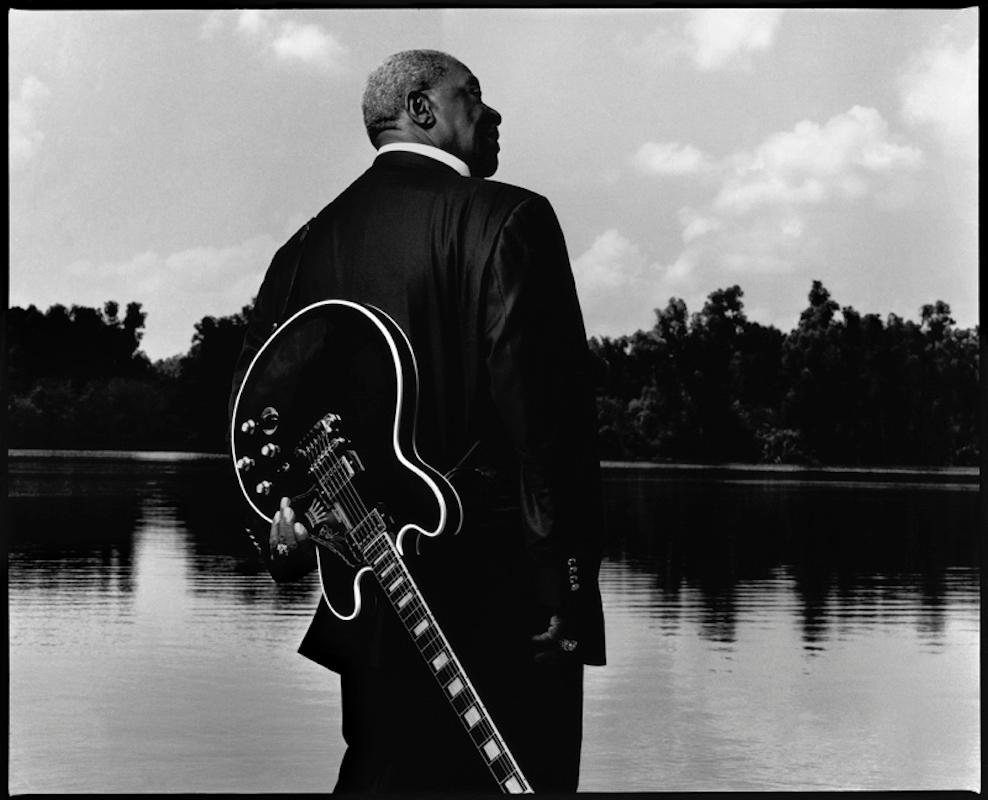 Kevin Westenberg Portrait Photograph – B. King - Signierter Druck in limitierter Auflage