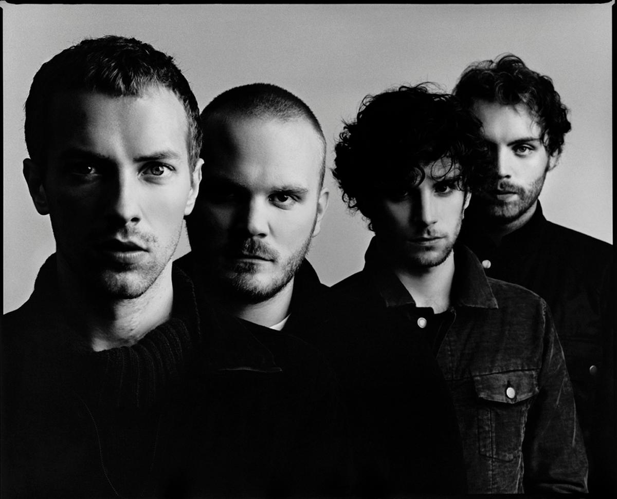 Kevin Westenberg Portrait Photograph – Coldplay - Signierter Druck in limitierter Auflage