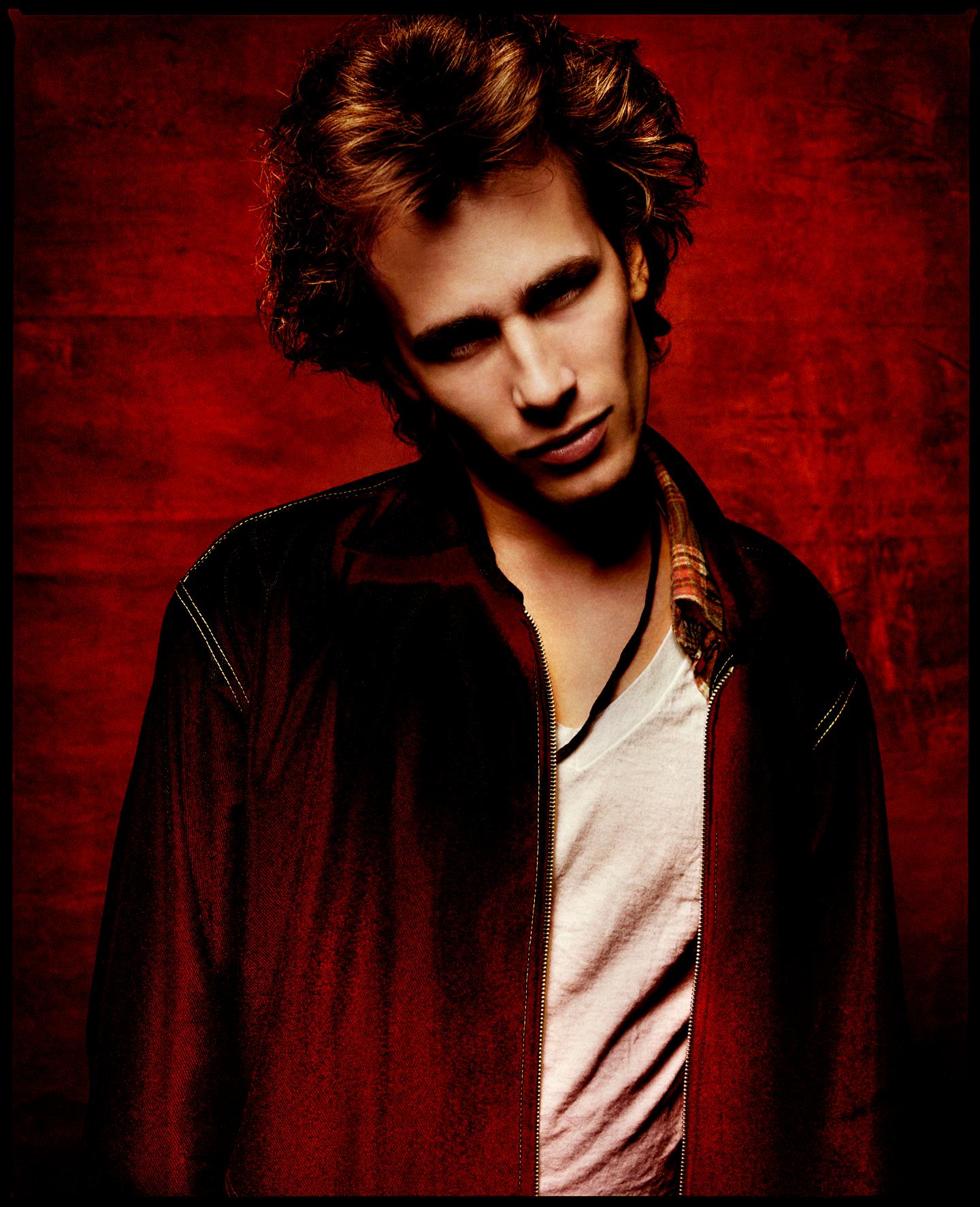 Jeff Buckley 

1994

by Kevin Westenberg
Signed Limited Edition

Kevin Westenberg is famed for his creation of provocative and electrifying images of world-class musicians, artists and movie stars for over 25 years.

His technique of lighting,