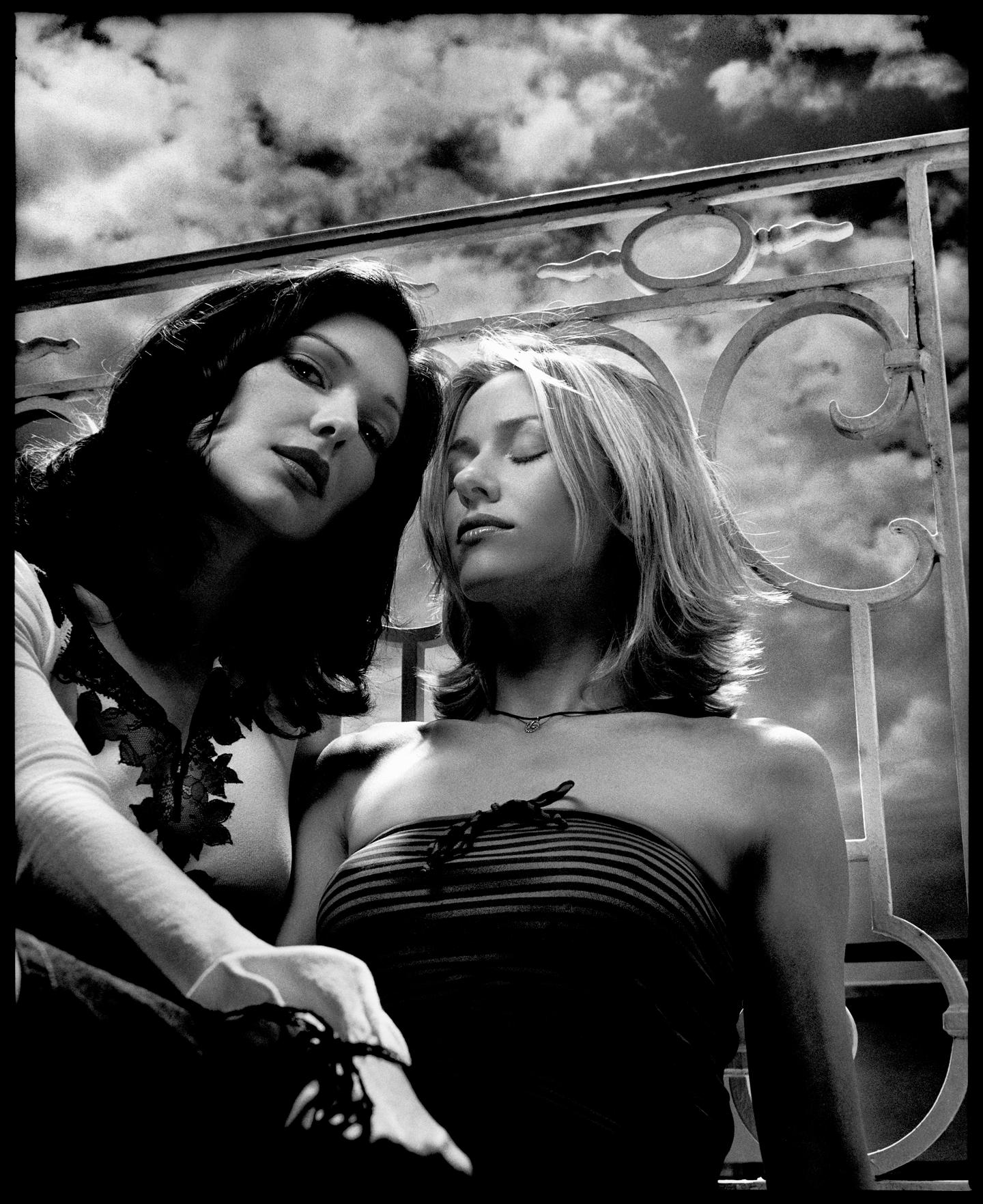 Laura and Naomi 

2022

by Kevin Westenberg
Signed Limited Edition

Kevin Westenberg is famed for his creation of provocative and electrifying images of world-class musicians, artists and movie stars for over 25 years.

His technique of lighting,