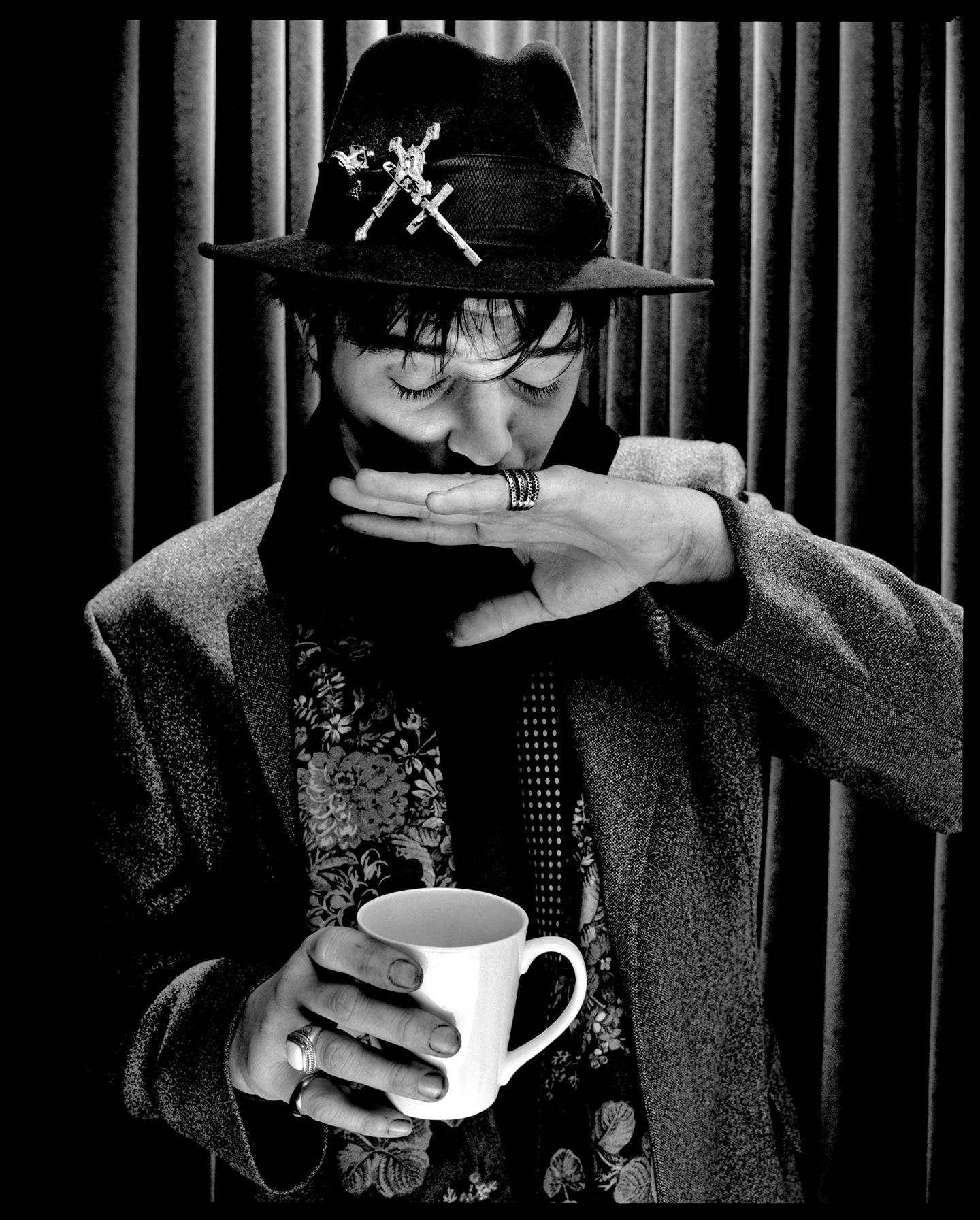 Pete Doherty 

2009

von Kevin Westenberg
Signierte limitierte Auflage

Kevin Westenberg ist seit über 25 Jahren für seine provokanten und elektrisierenden Bilder von Weltklasse-Musikern, Künstlern und Filmstars berühmt.

Seine Technik der
