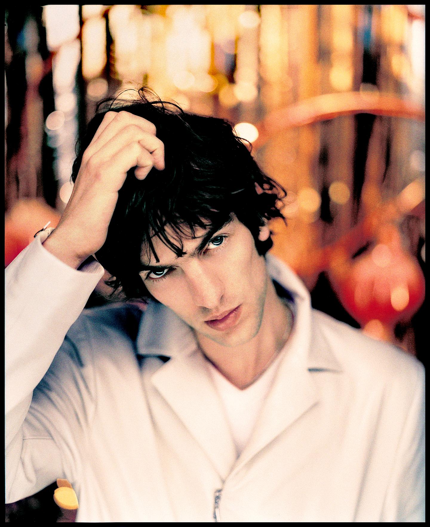 A. Richard Ashcroft

2022

da Kevin Westenberg
Edizione limitata firmata

Kevin Westenberg è famoso per aver creato immagini provocatorie ed elettrizzanti di musicisti, artisti e star del cinema di fama mondiale per oltre 25 anni.

La sua tecnica di