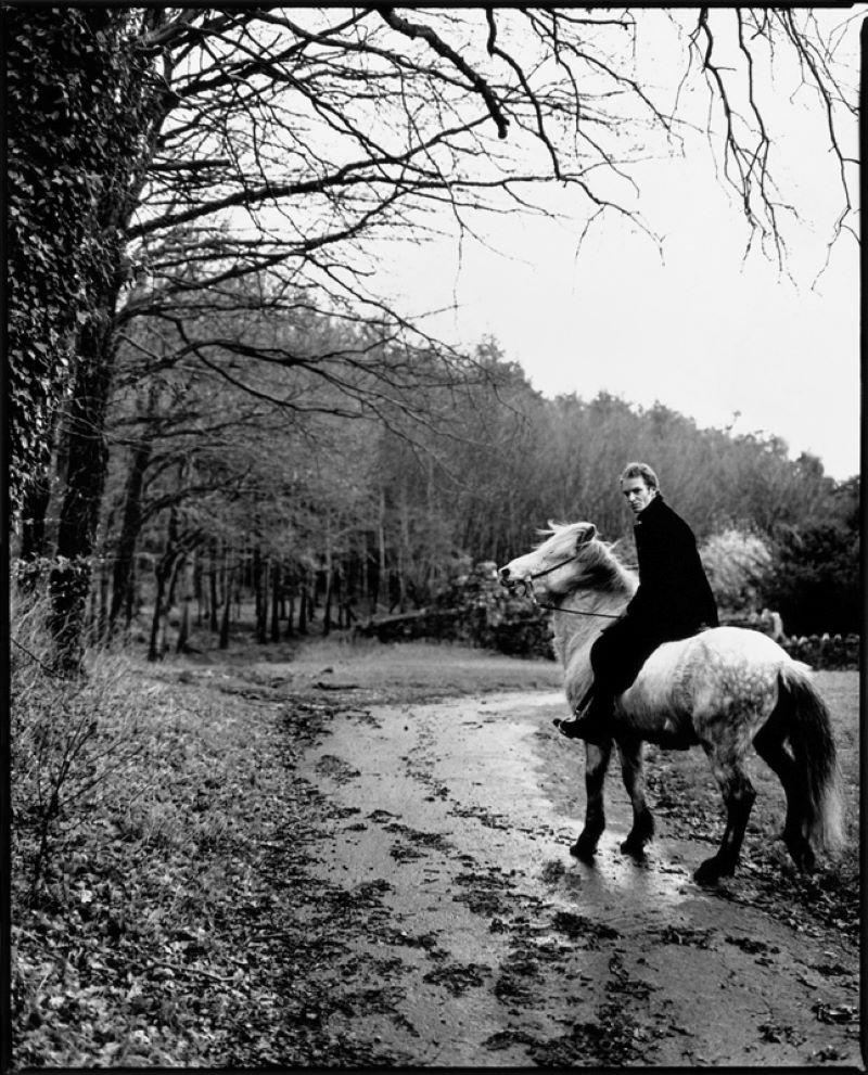 Kevin Westenberg Black and White Photograph – Sting - Signierter Druck in limitierter Auflage (1992)