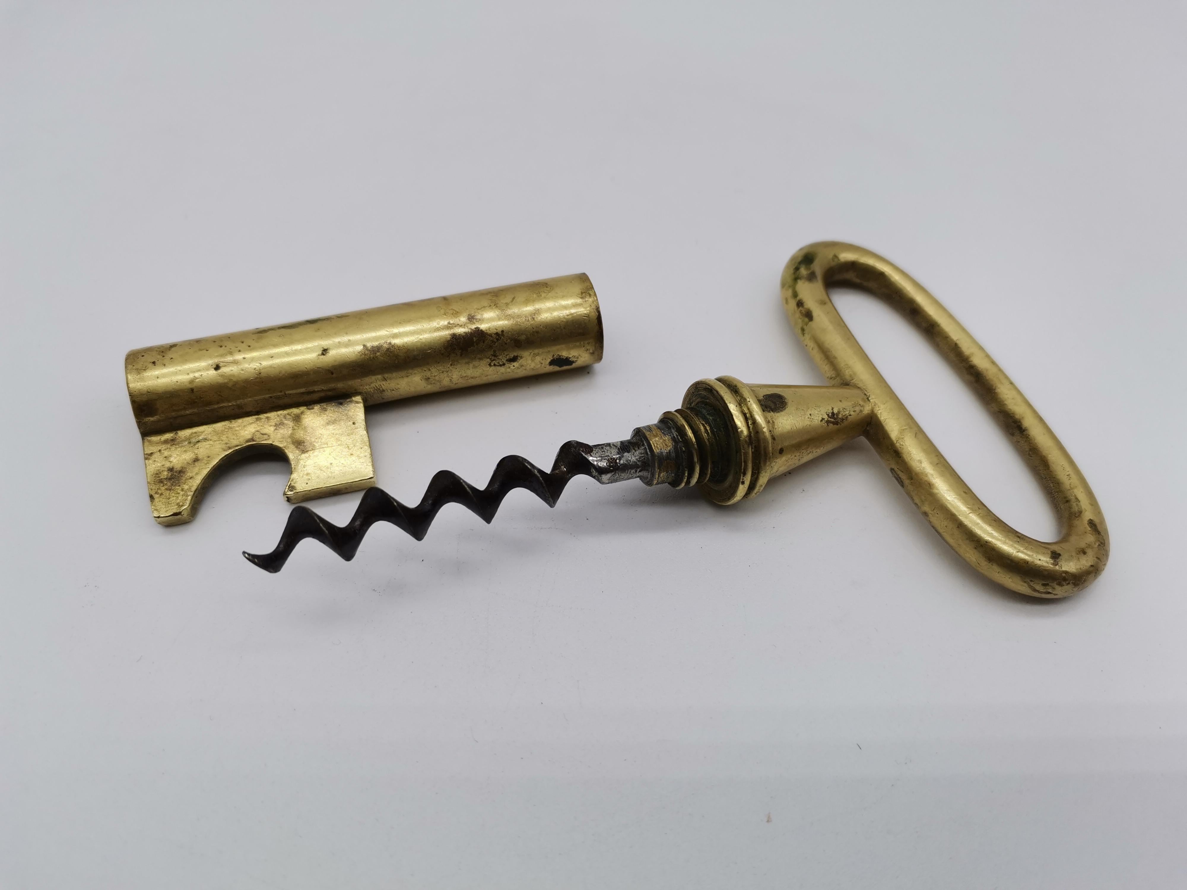 Schlüsselschlüssel-Korkschraube, Messing, Carl Aubck Wien, Österreich (Mitte des 20. Jahrhunderts) im Angebot