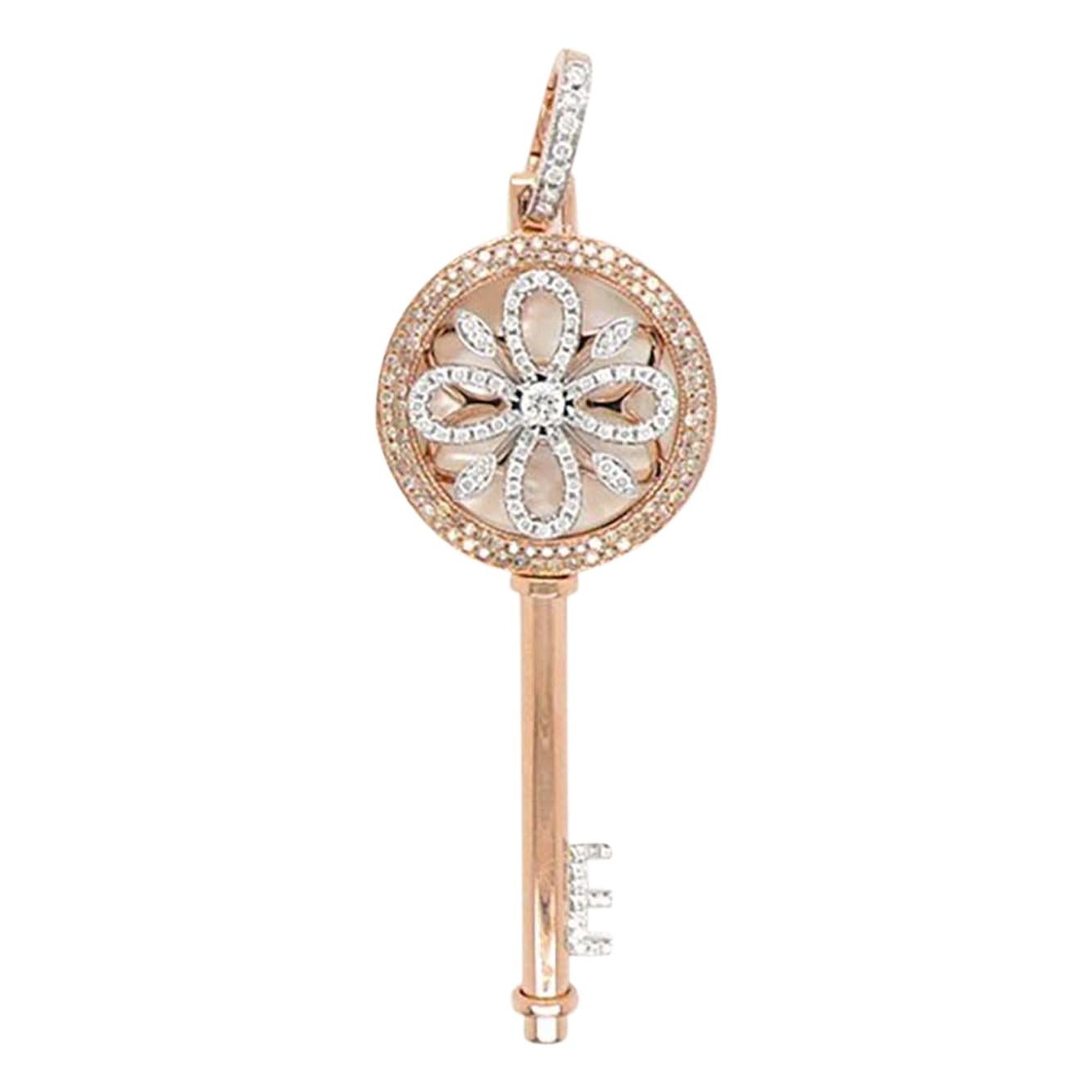 Pendentif magique clé en or 18 carats avec diamants et coquille de perles en vente