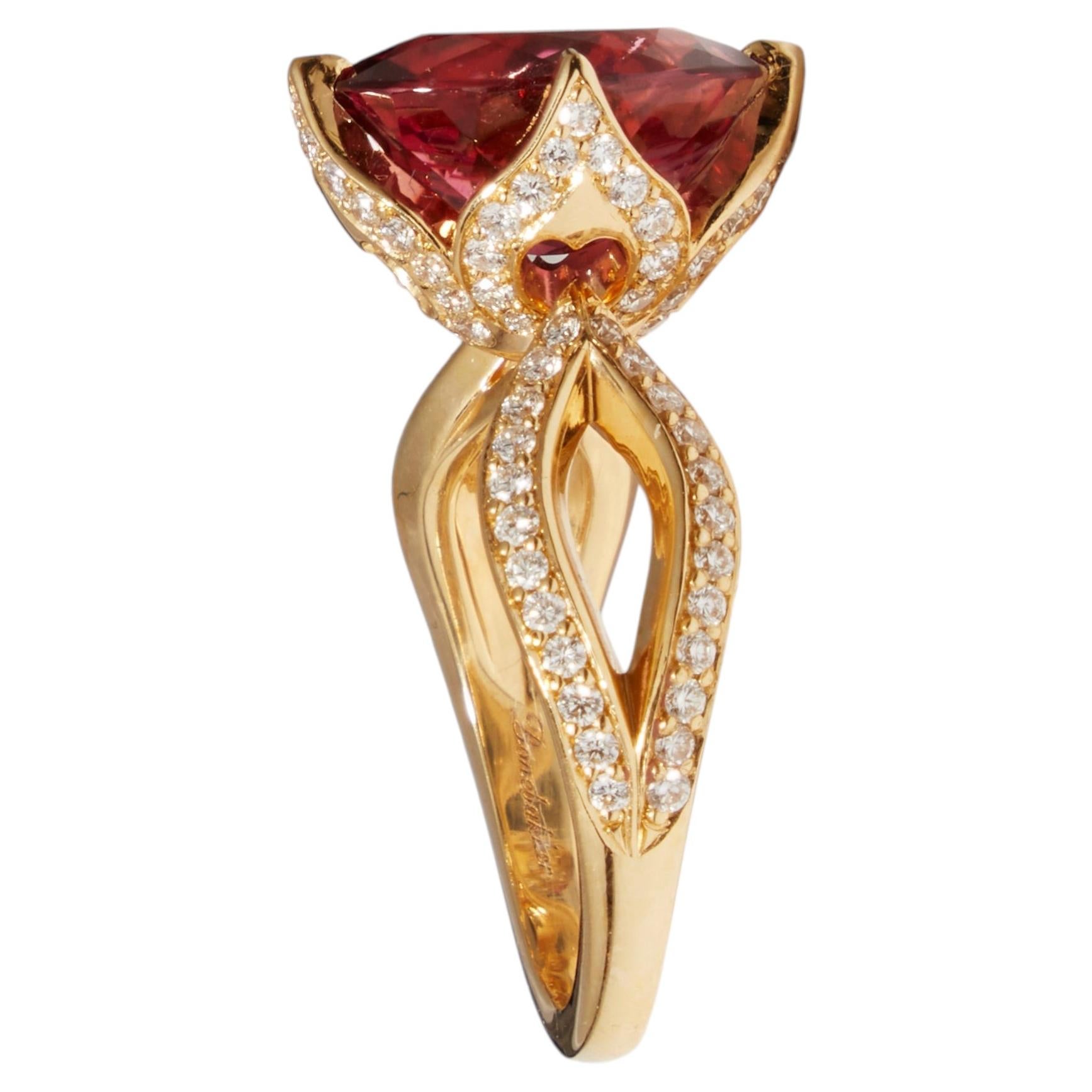 Key of Amsterdam 18k yellow gold cocktail ring with rubellite For Sale