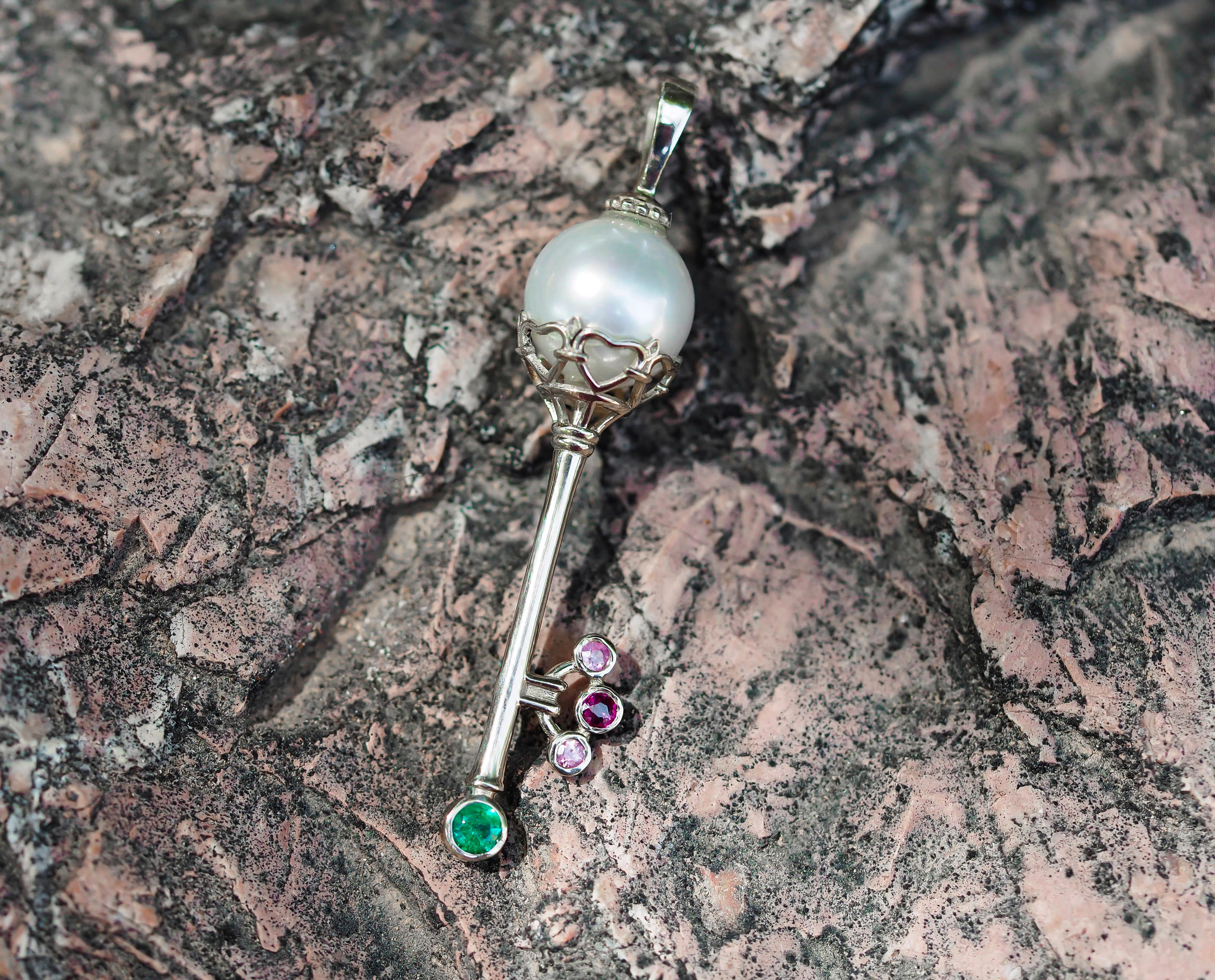 Key pendant with pearl, emerald and sapphires.  For Sale 5