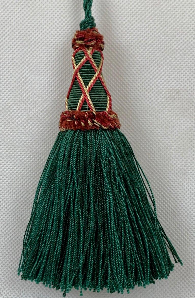 Houlés of Paris passementerie gland cle (key tassel) in Empire green. Nobody makes tassels like Houlés. They are the oldest passementerie house still in family hands. This never used tassel still is rich in color. Perfect to hang on the key of a