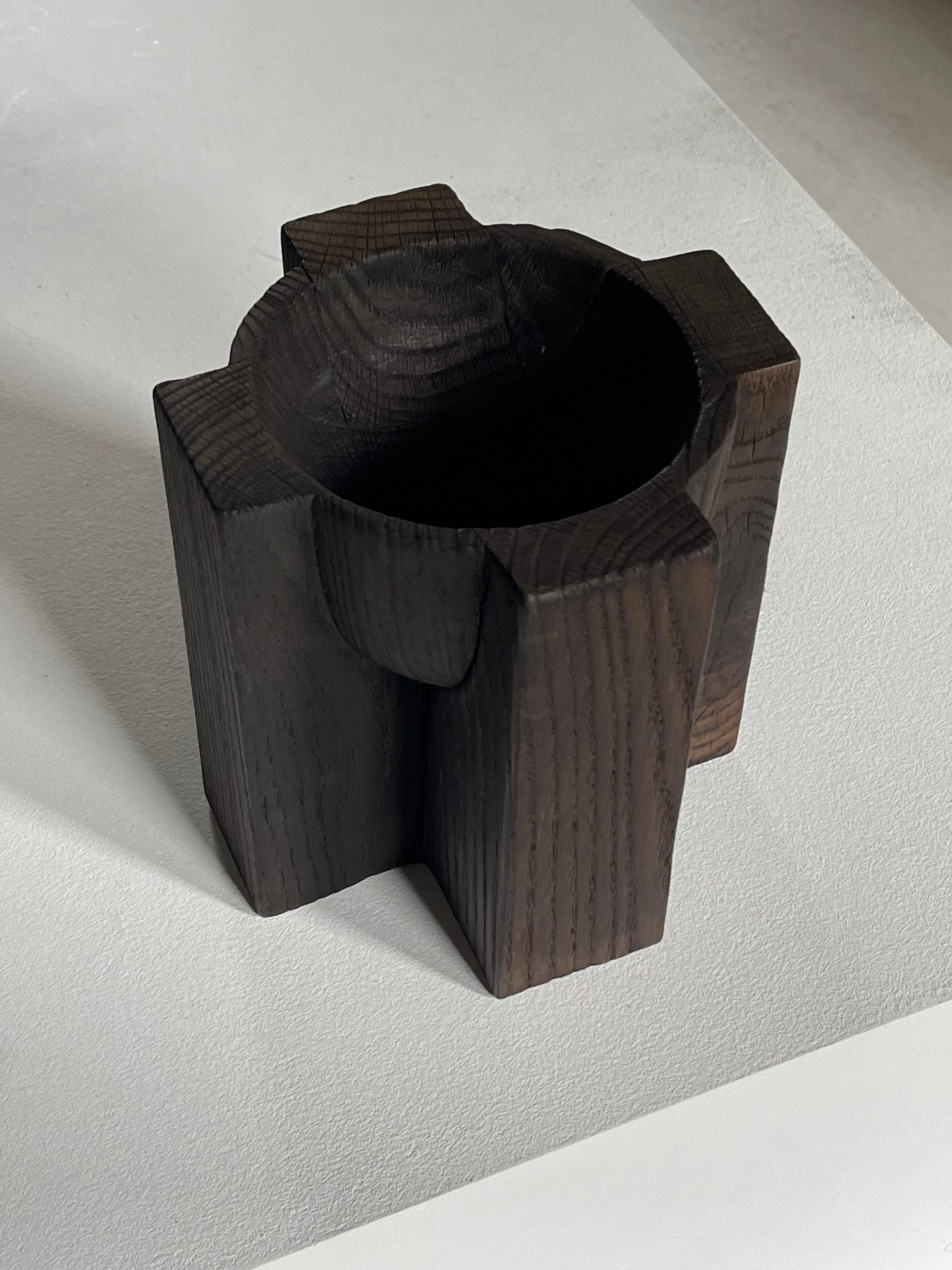 Key Tidy Burnt Iroko Wood - Arno Declercq In Excellent Condition For Sale In MONTCHANIN, FR