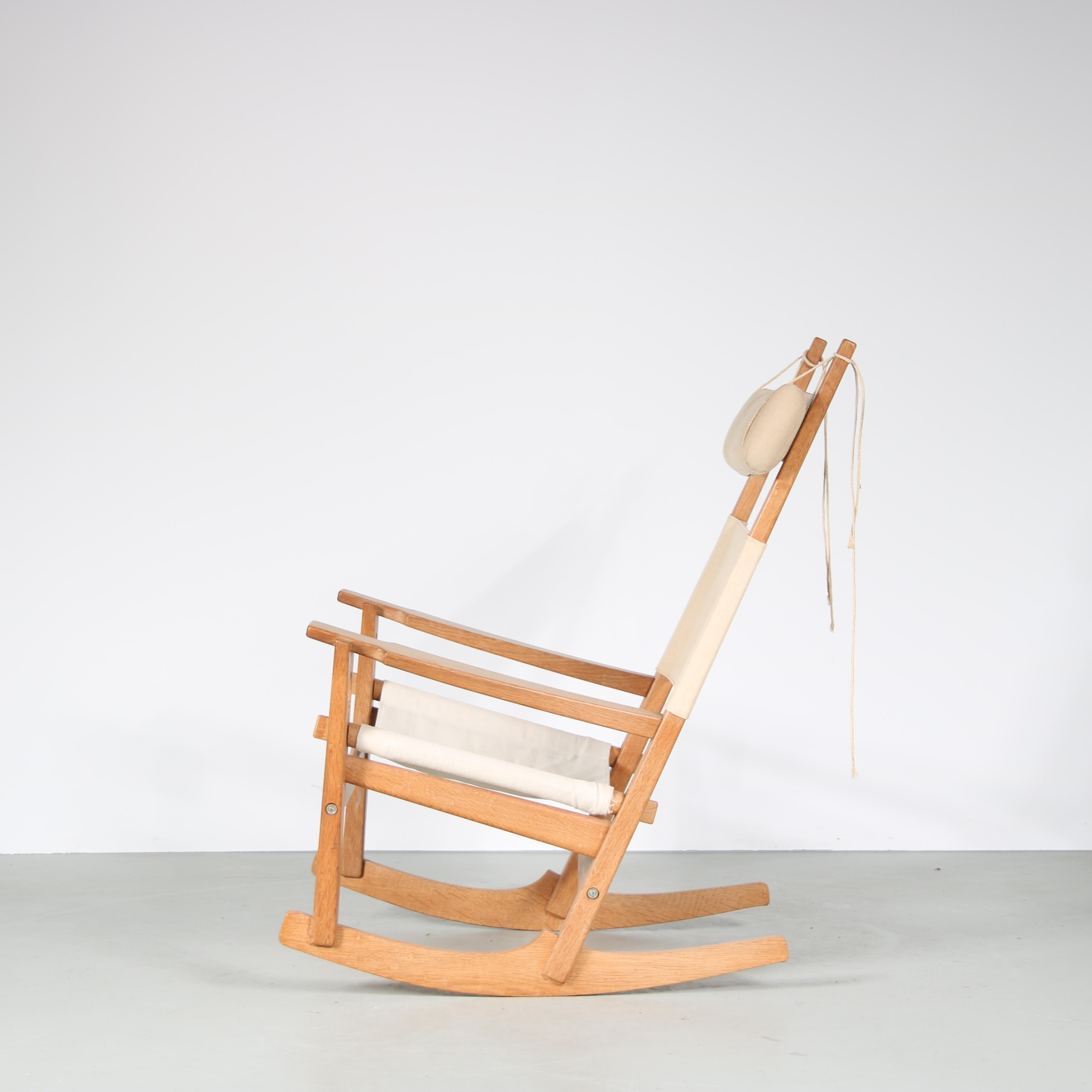 “Keyhole” Rocking Chair by Hans J. Wegner for GETAMA, Denmark, 1960 In Good Condition In Amsterdam, NL