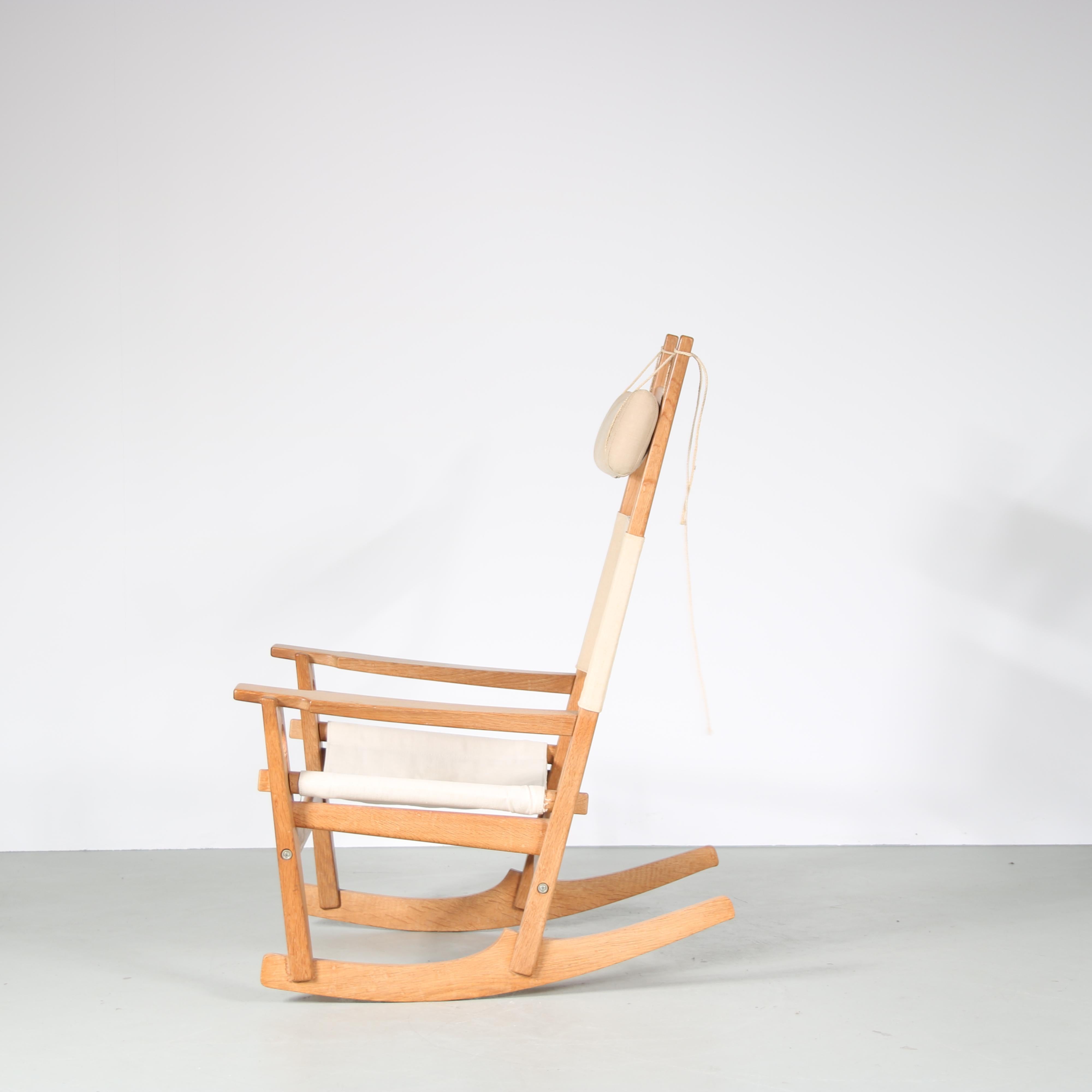 “Keyhole” Rocking Chair by Hans J. Wegner for GETAMA, Denmark, 1960 3